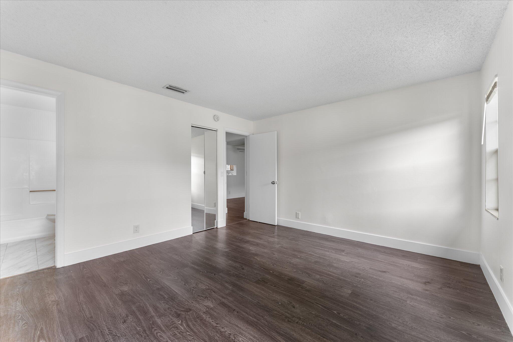 ROYALE GARDENS CONDO - Residential