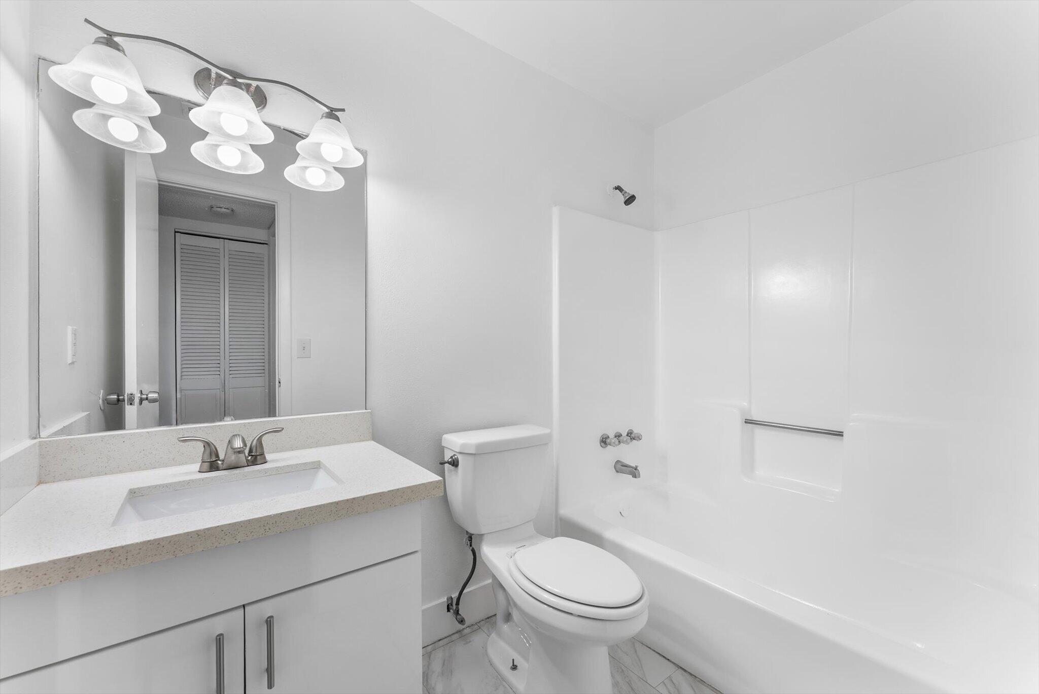 ROYALE GARDENS CONDO - Residential