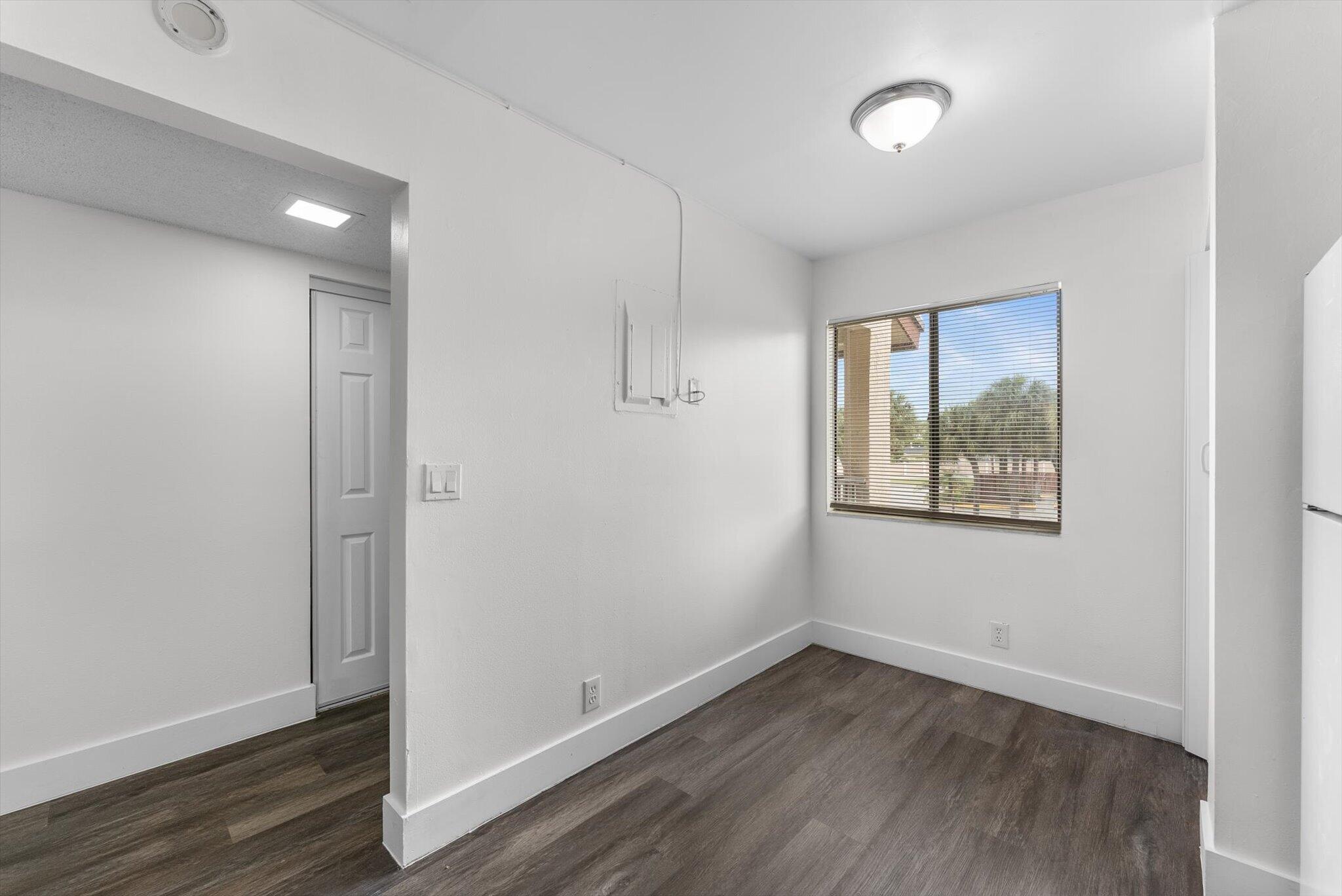 ROYALE GARDENS CONDO - Residential