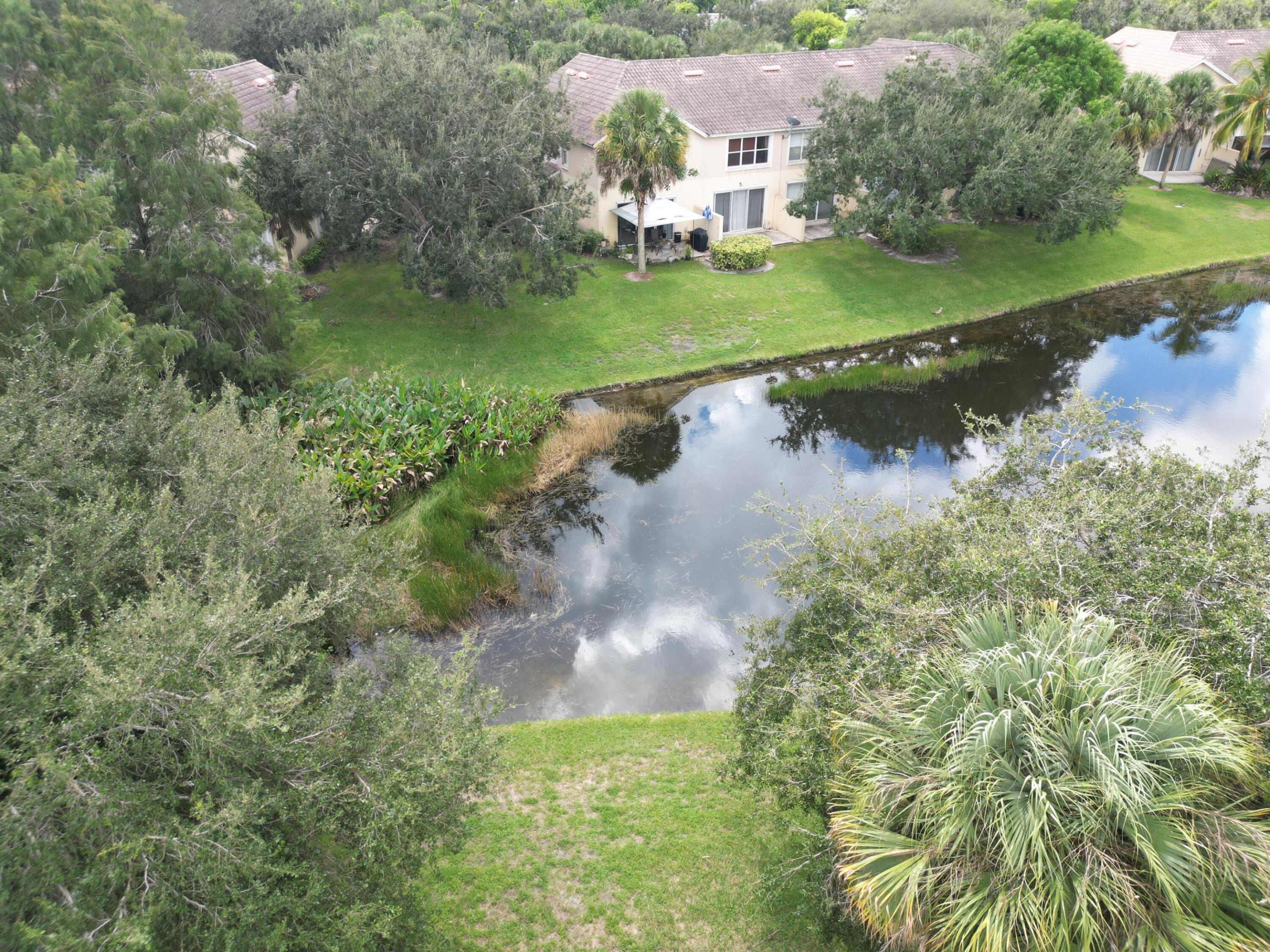 PINEWOOD LAKE - Residential