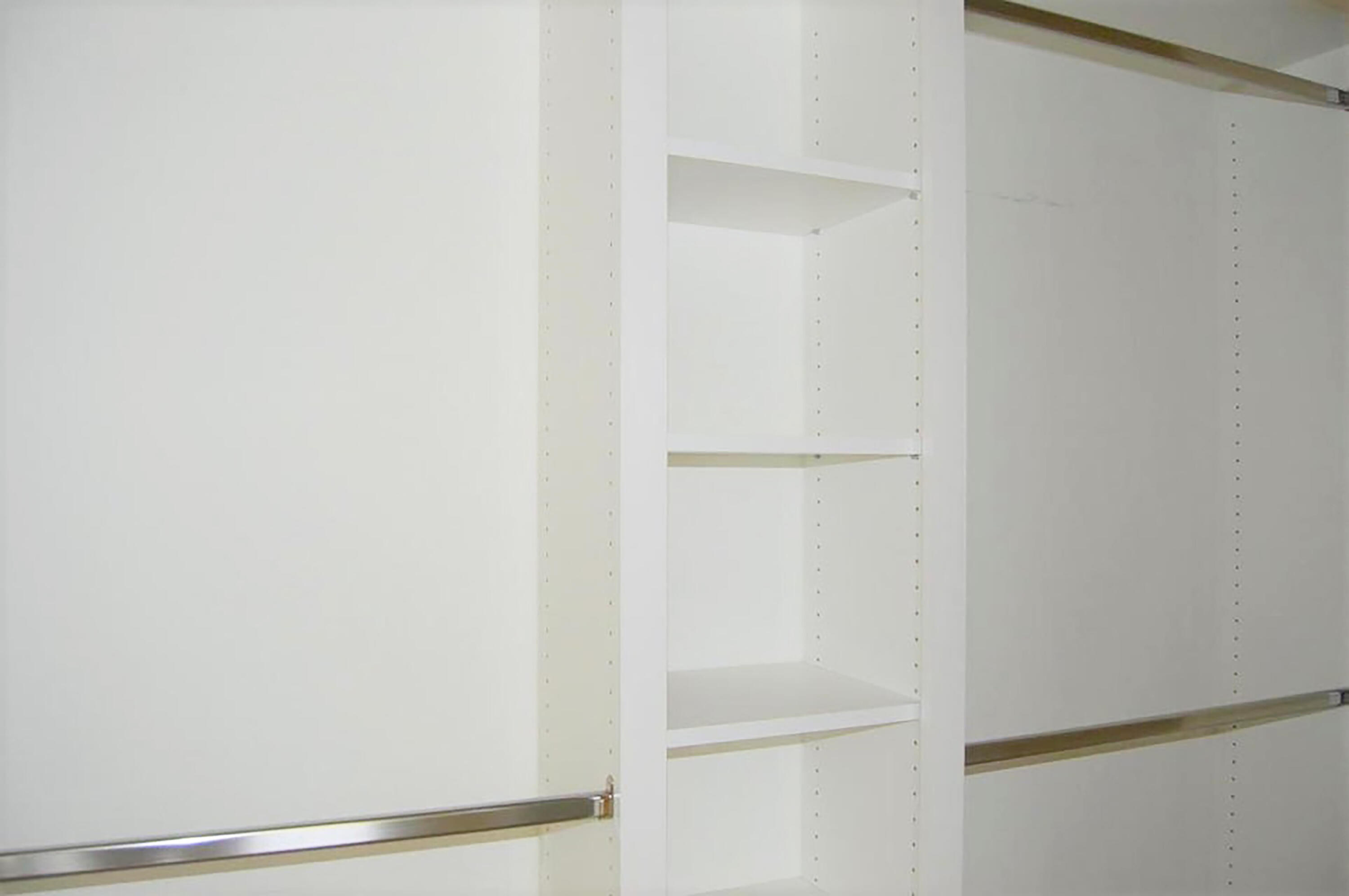 PINEWOOD LAKE - Residential