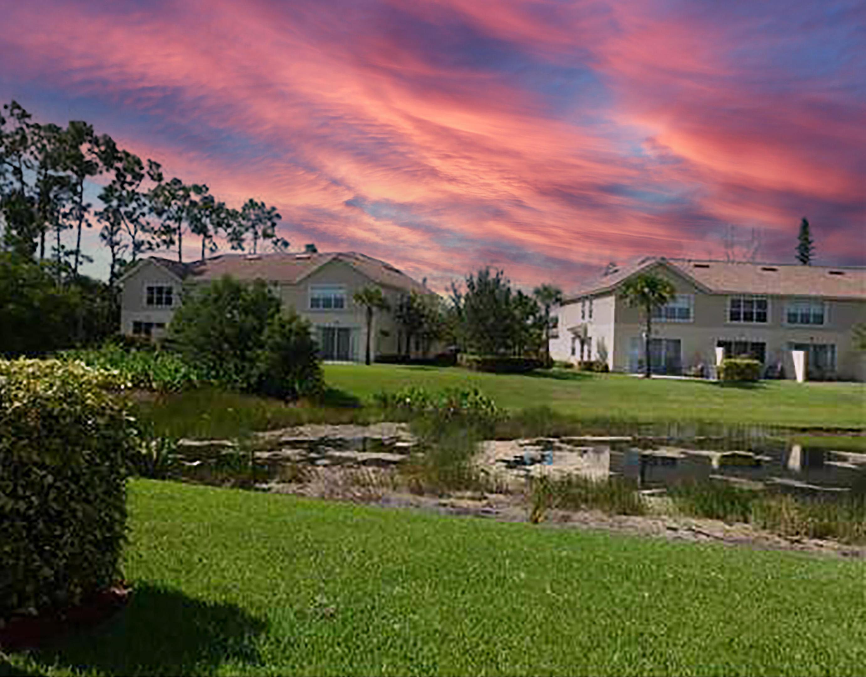 PINEWOOD LAKE - Residential