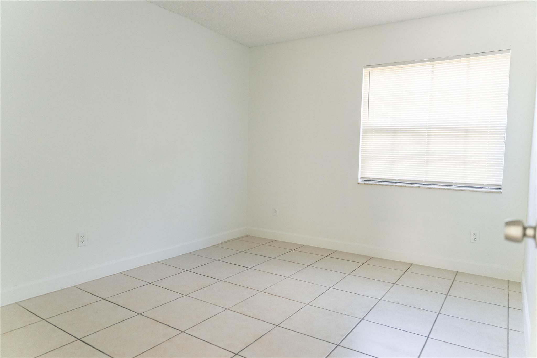 Castlewood 71-37 B - Residential Lease