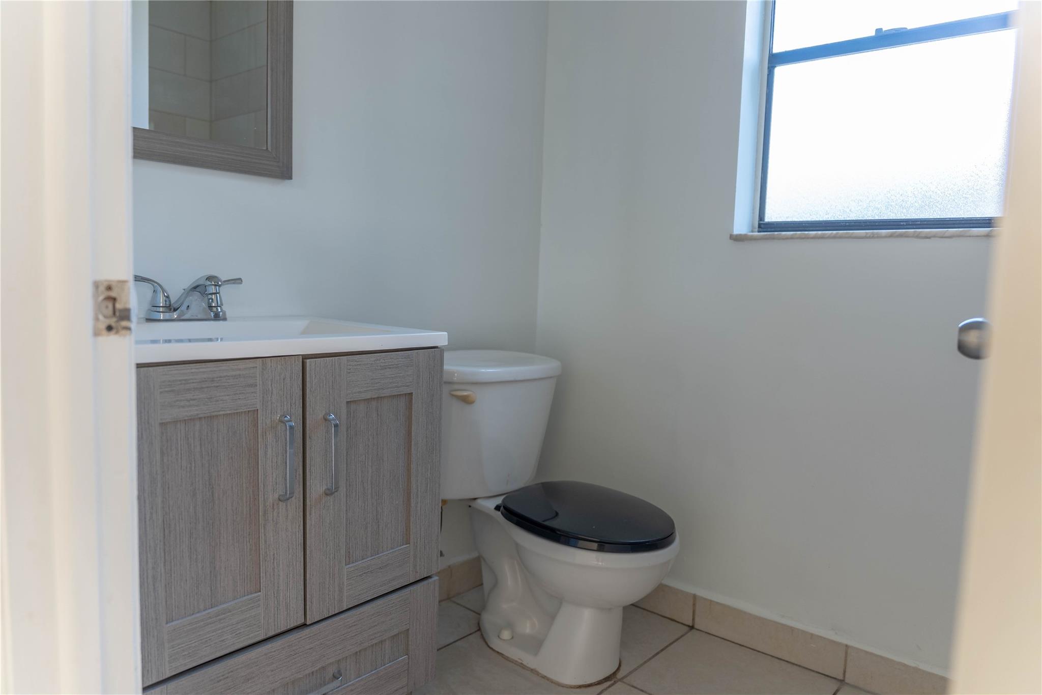 Castlewood 71-37 B - Residential Lease