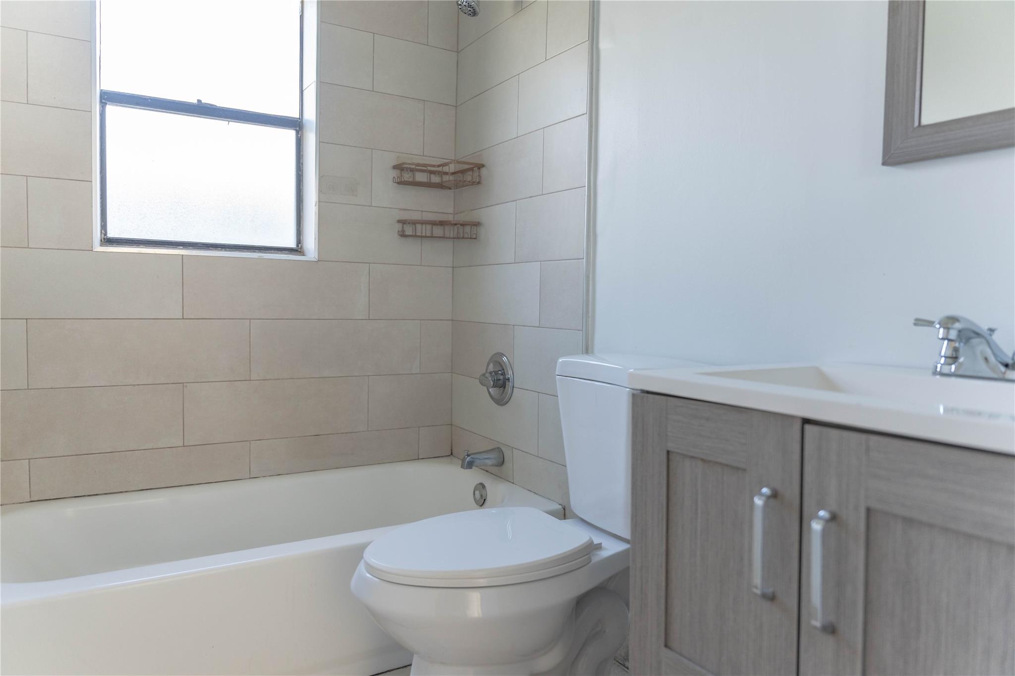 Castlewood 71-37 B - Residential Lease