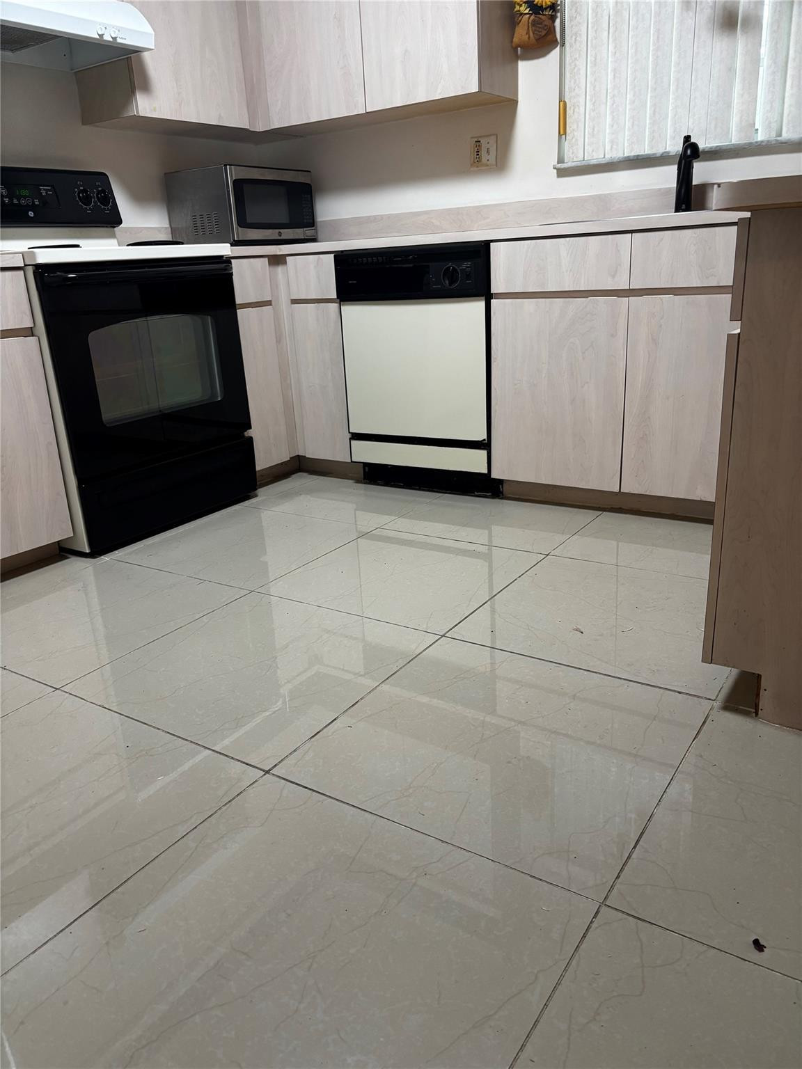 LAKEVIEW TOWNHOMES - Residential