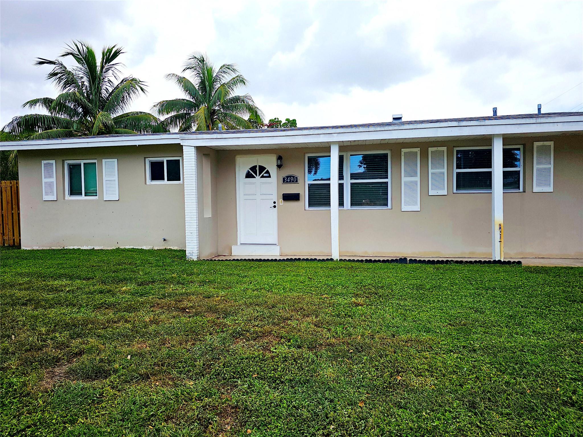 Welcome to your new home in the heart of Riverland Village, one of Fort Lauderdale’s most desirable and charming communities!
This spacious and well-maintained 4-bedroom, 2-bathroom single-family home offers comfort, style, and convenience with upgraded finishes throughout.
• Spacious home with plenty of natural light
• Modern with updated fixtures
• Stylish kitchen with upgraded appliances and ample cabinet space
• Open living and dining areas — perfect for relaxing or entertaining
• Huge, private backyard — ideal for BBQs, play, or peaceful evenings under the stars
• Washer/dryer included
Nestled on a quiet, tree-lined street, you’ll enjoy the tranquility of Riverland Village while being just minutes from downtown Fort Lauderdale, beaches, I-95, shops, and restaurants.