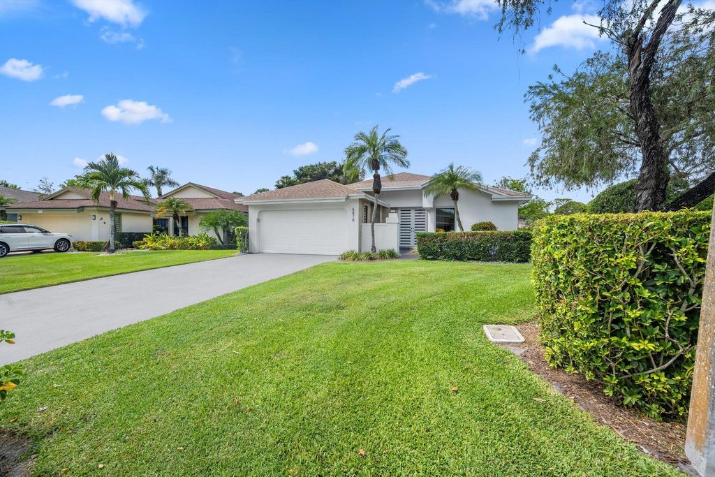 Photo of 6878 Touchstone Circle, Palm Beach Gardens, FL 33418 (MLS # R11114023)