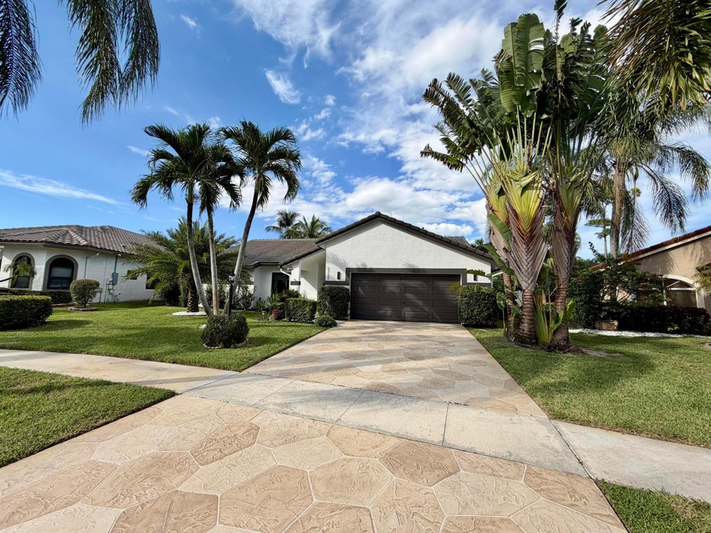 Photo of 5722 Aspen Ridge Circle, Delray Beach, FL 33484 (MLS # B26081945)
