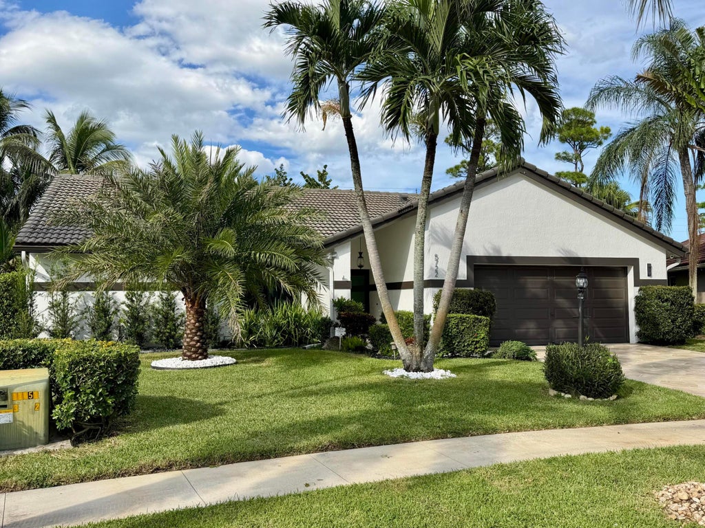 Photo of 5722 Aspen Ridge Circle, Delray Beach, FL 33484 (MLS # B26081945)