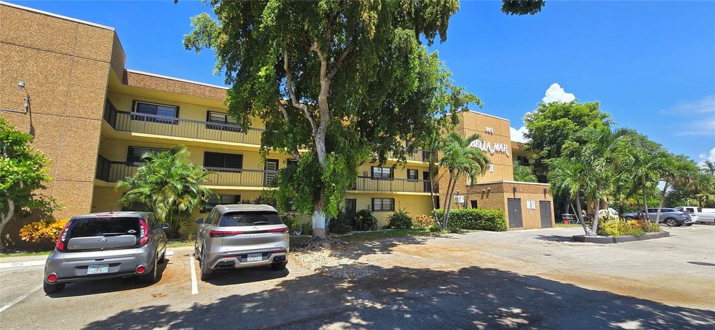 Photo of 367 S Federal Highway #303B, Deerfield Beach, FL 33441 (MLS # F10519318)