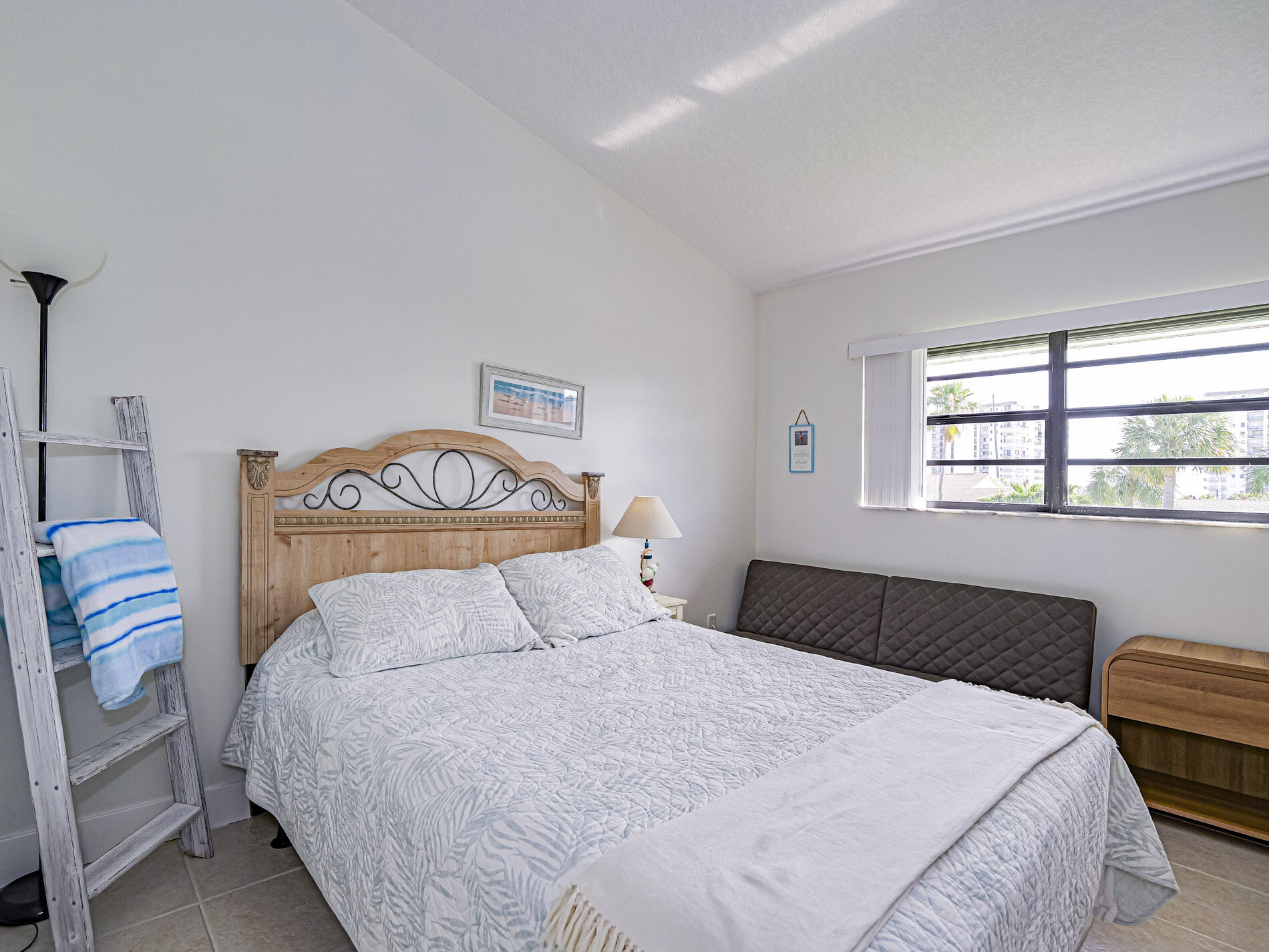 THE SANDS SECTION 1 CONDOMINIUM - Residential