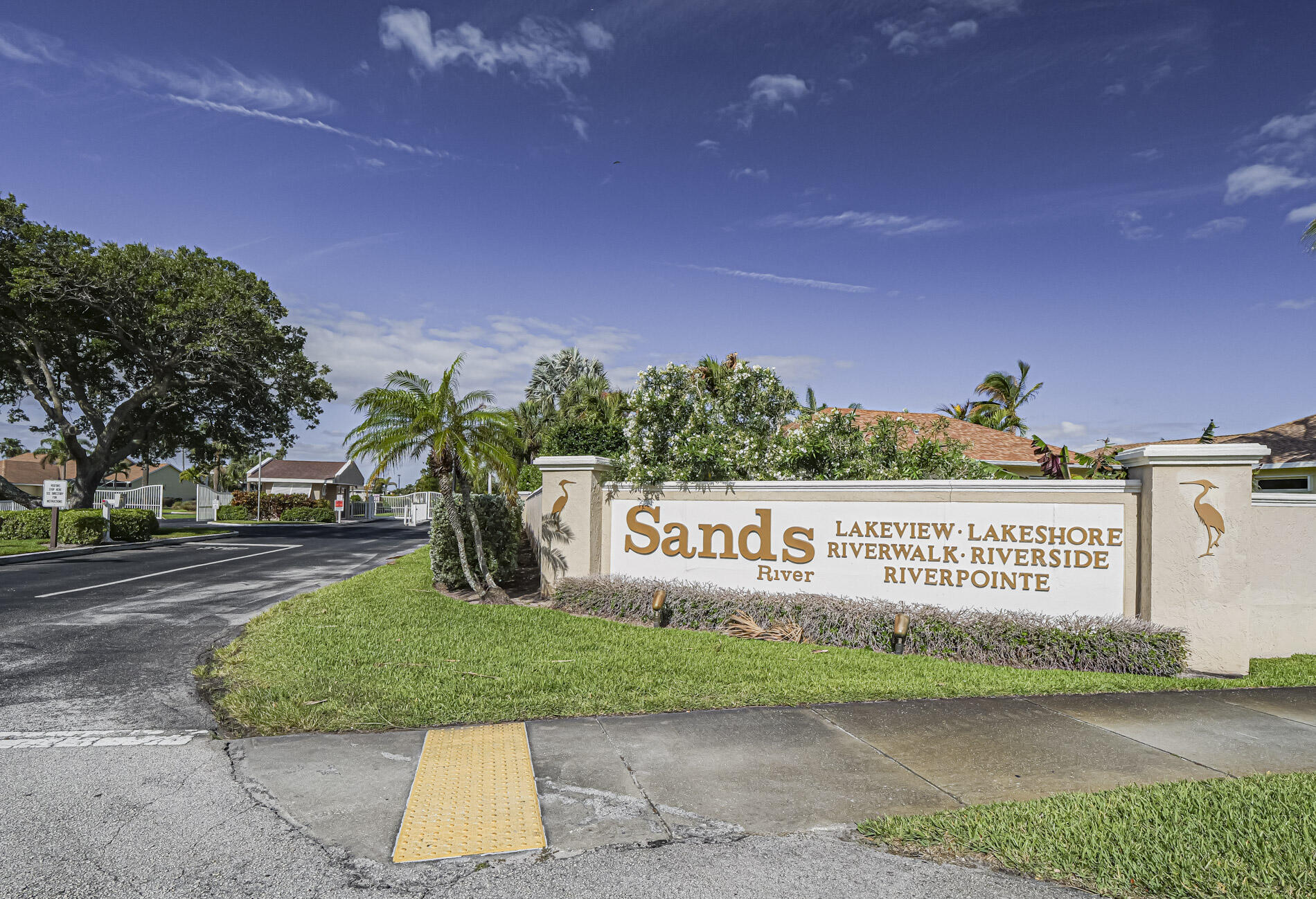 3206 S Lakeview Circle 1206