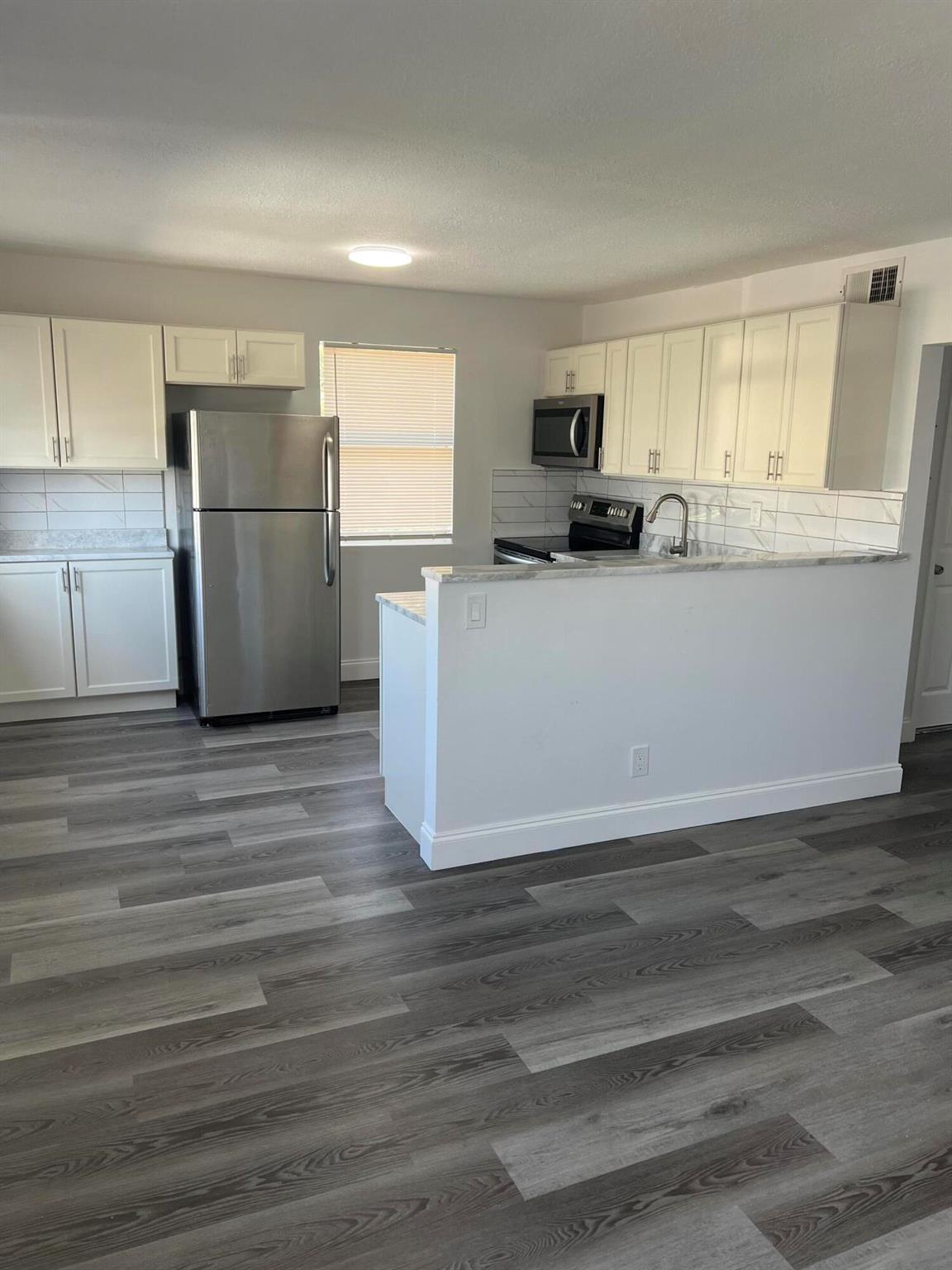 View photos, virtual tours, details... 1010 Adams Street