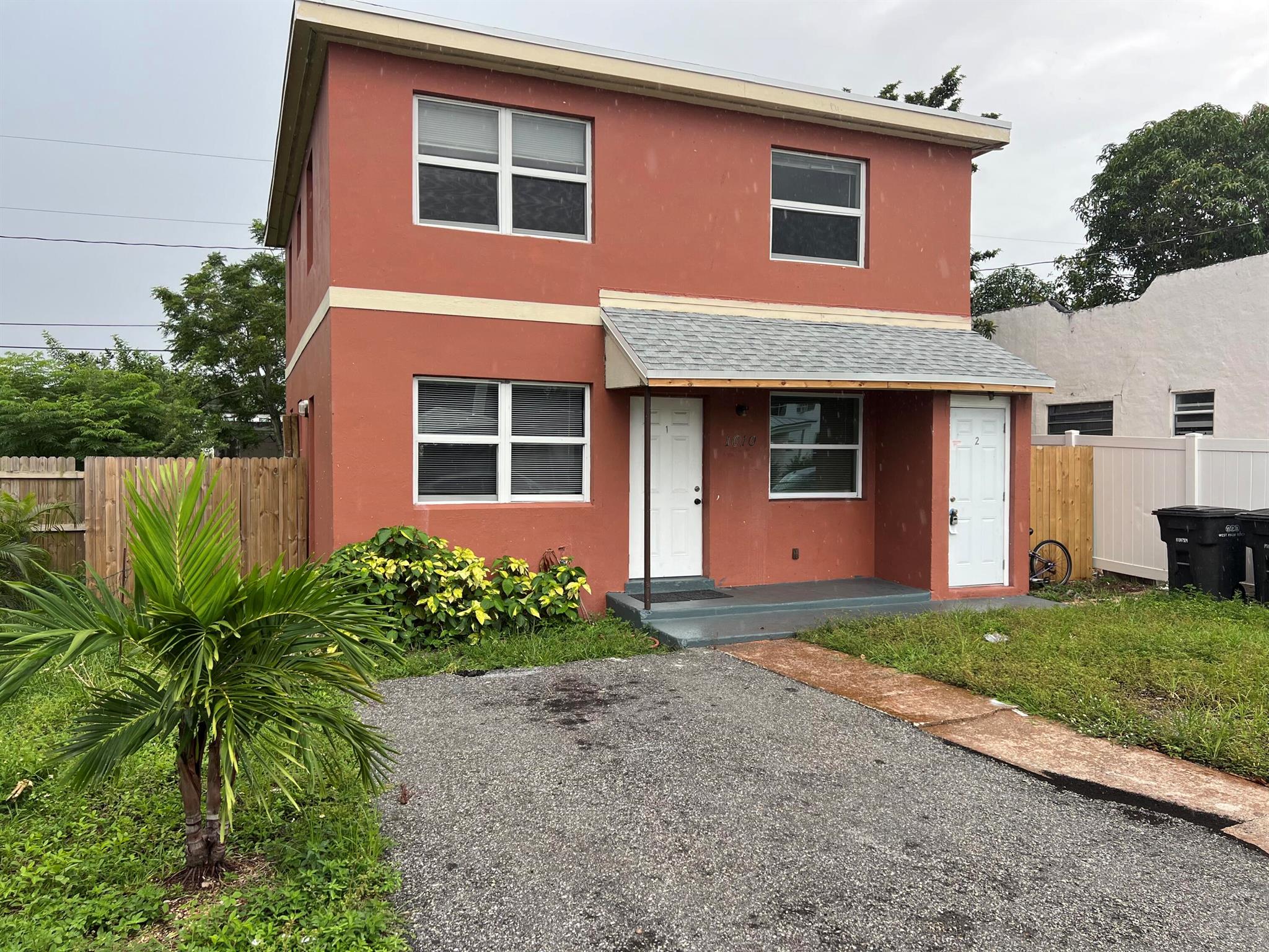 View photos, virtual tours, details... 1010 Adams Street