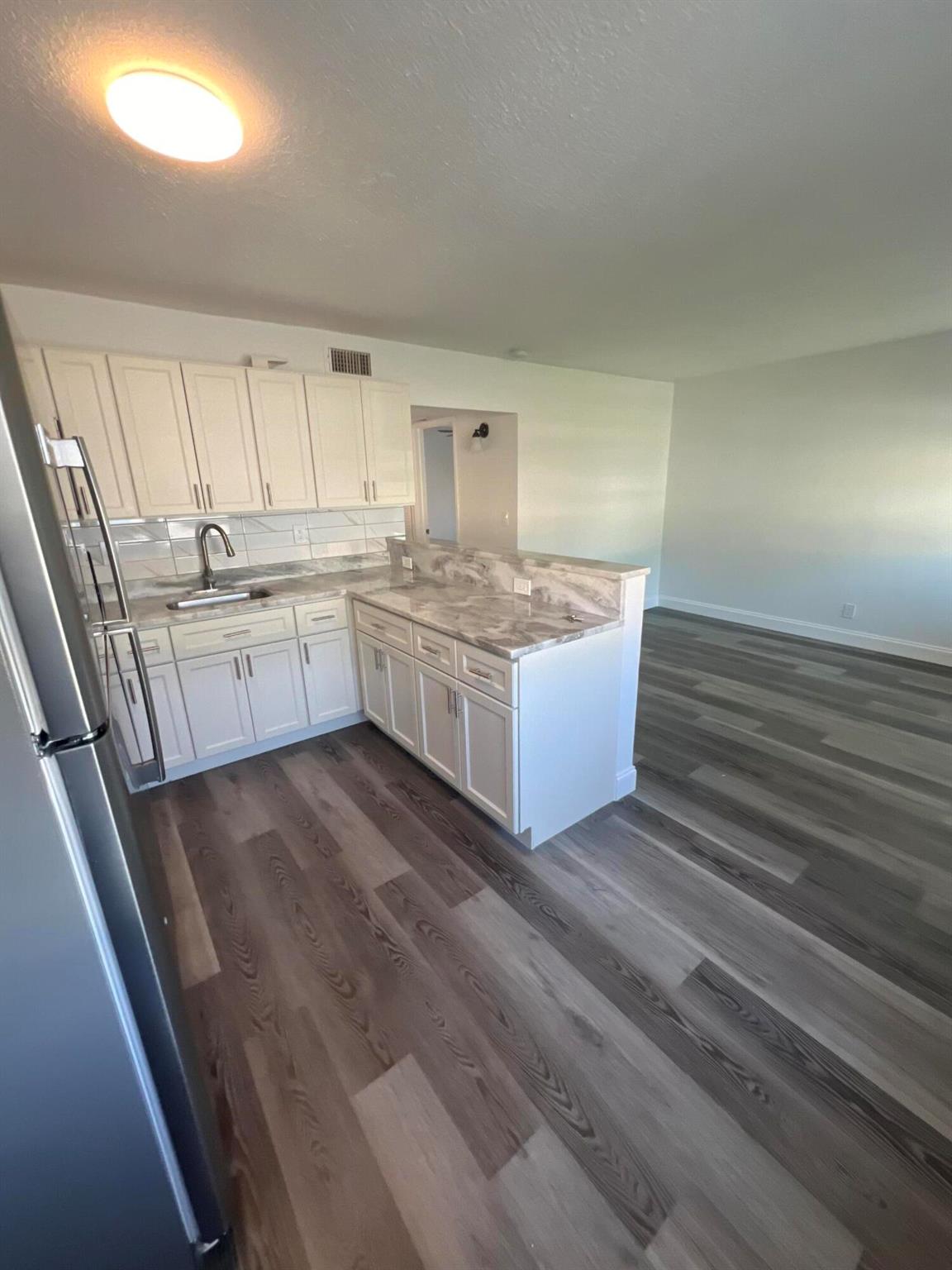 View photos, virtual tours, details... 1010 Adams Street