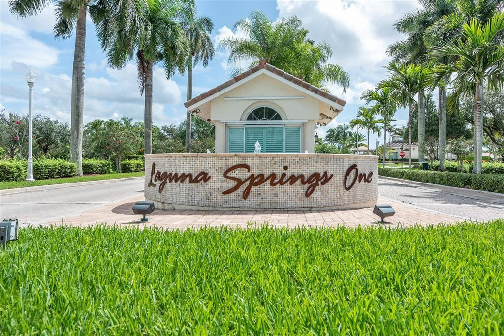LAGUNA SPRINGS - Residential