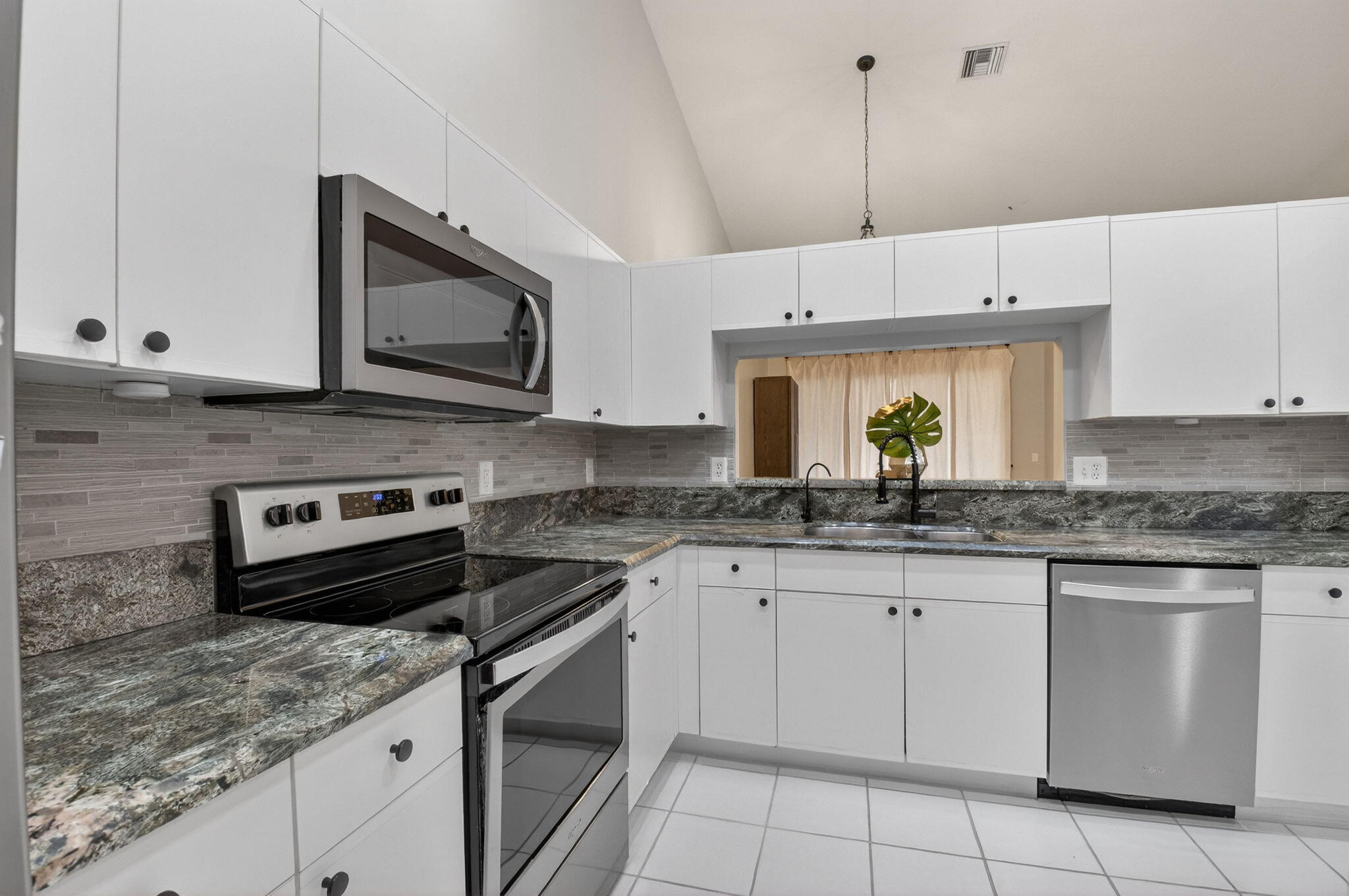 VILLA SAN REMO - Residential