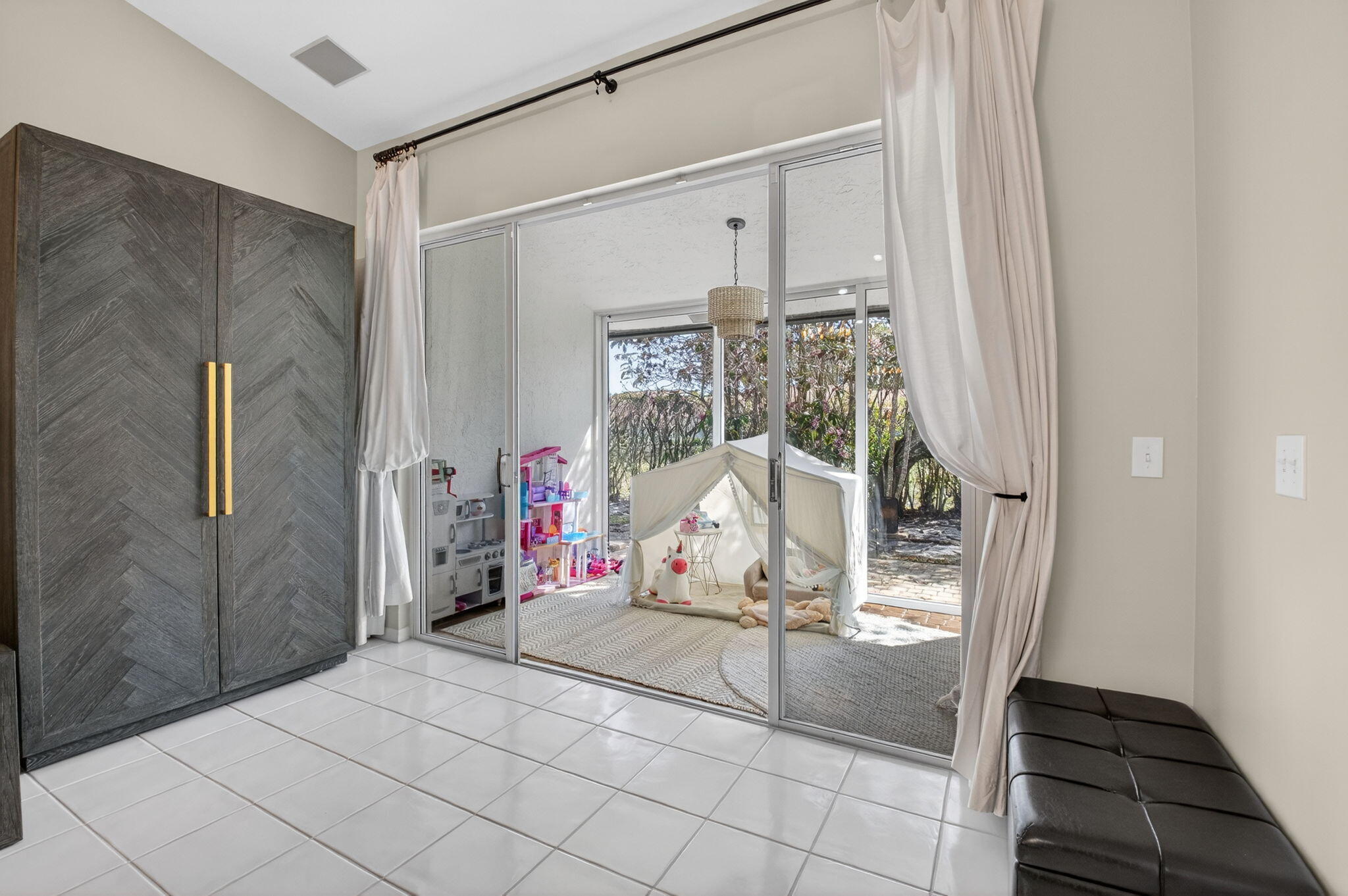 VILLA SAN REMO - Residential