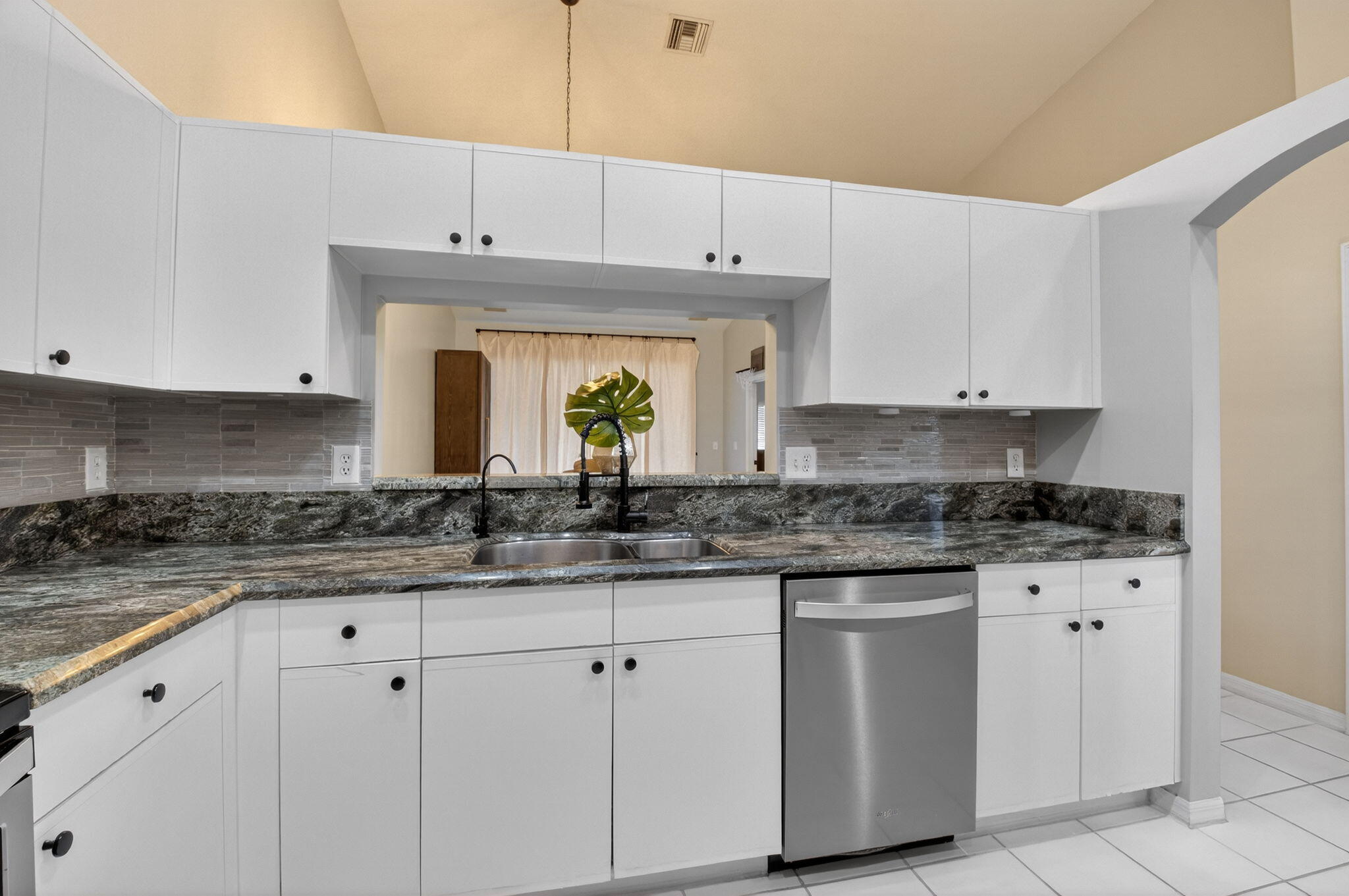 VILLA SAN REMO - Residential