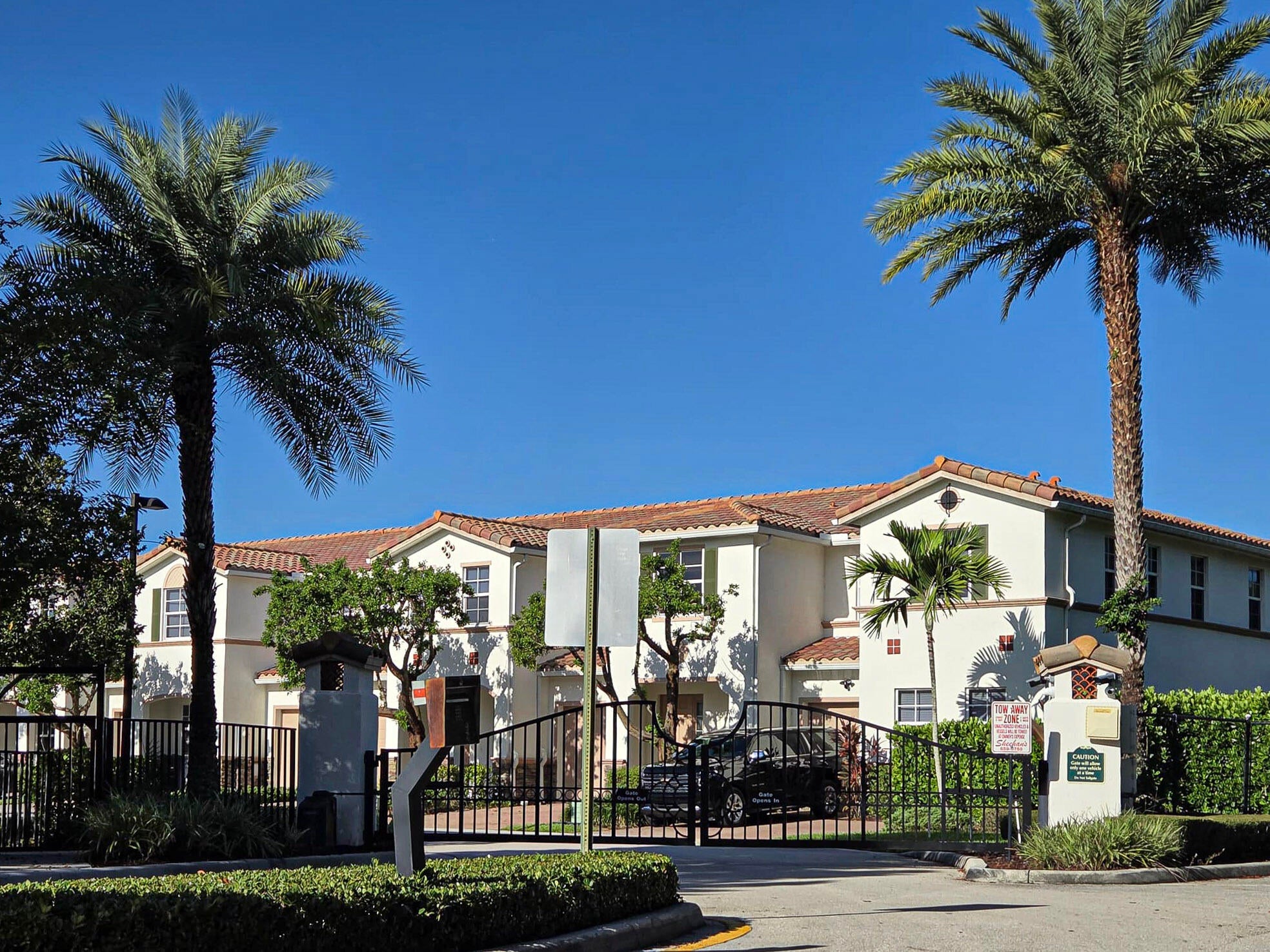 4679 TARA COVE Way