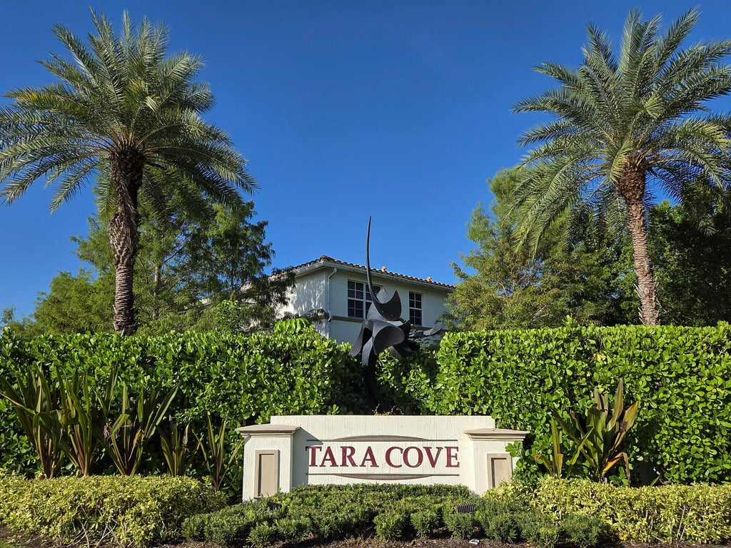 Photo of 4679 TARA COVE Way, West Palm Beach, FL 33417 (MLS # B26077002)