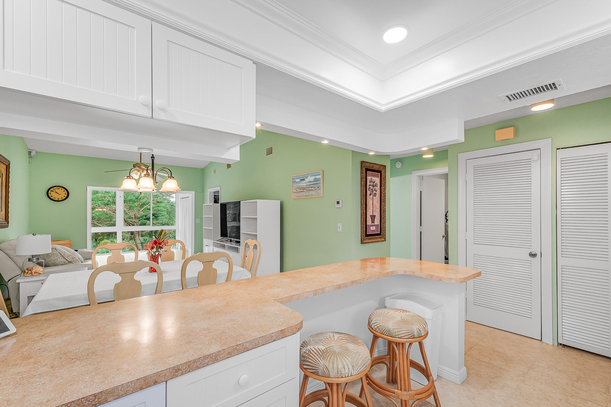 KINGSWOOD CONDO - Residential