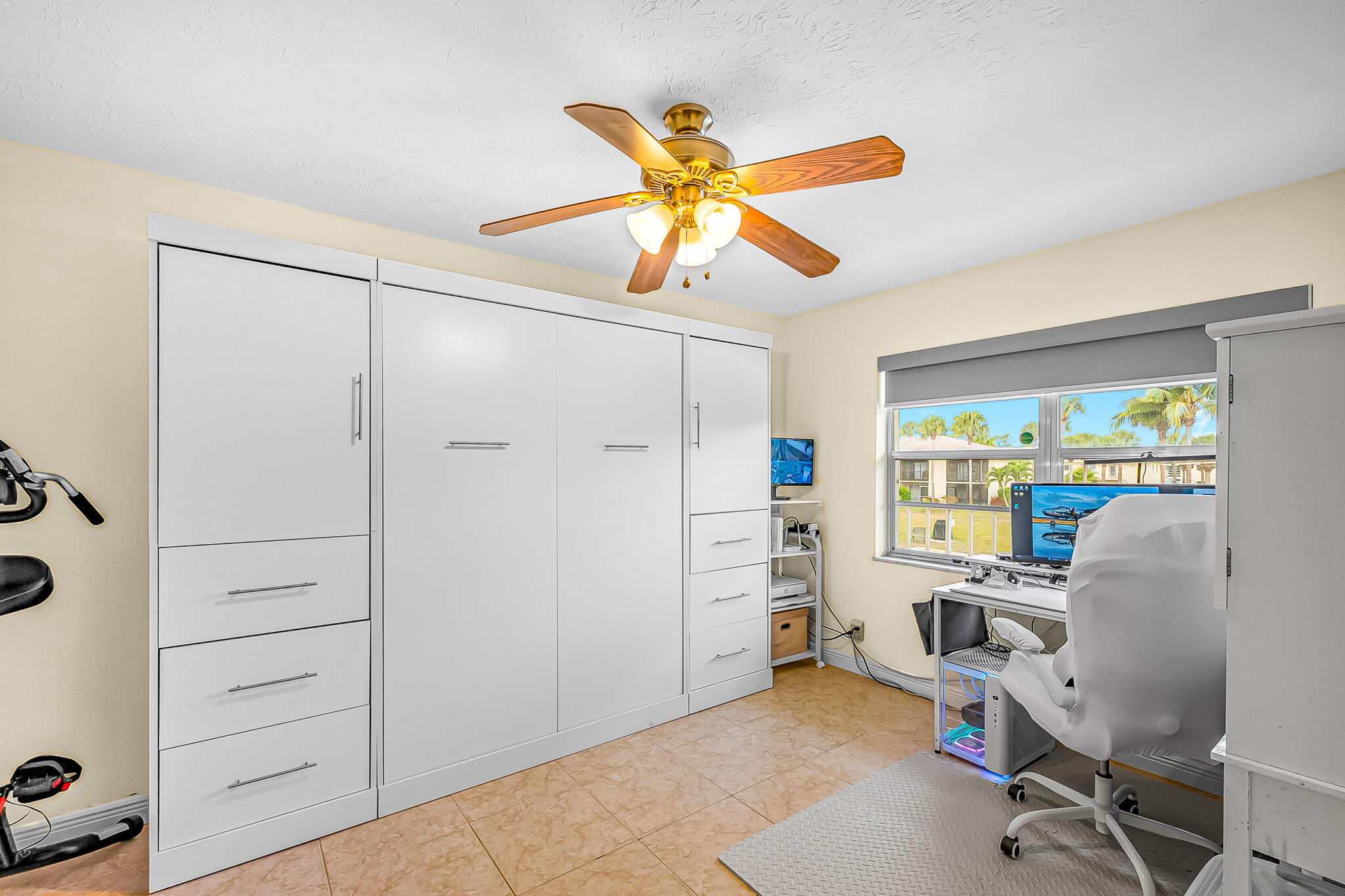 KINGSWOOD CONDO - Residential