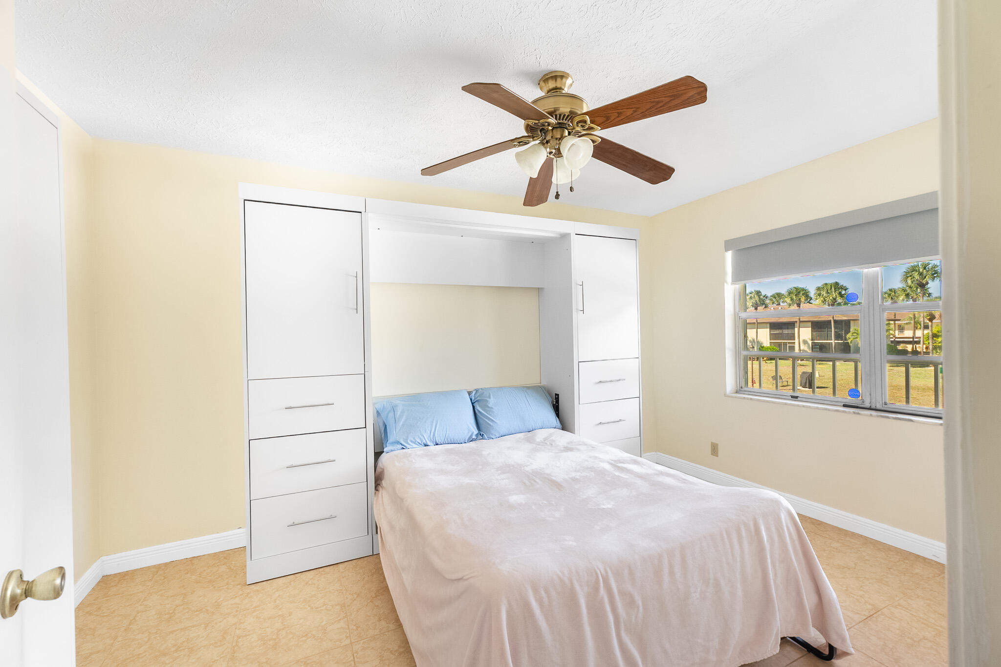 KINGSWOOD CONDO - Residential