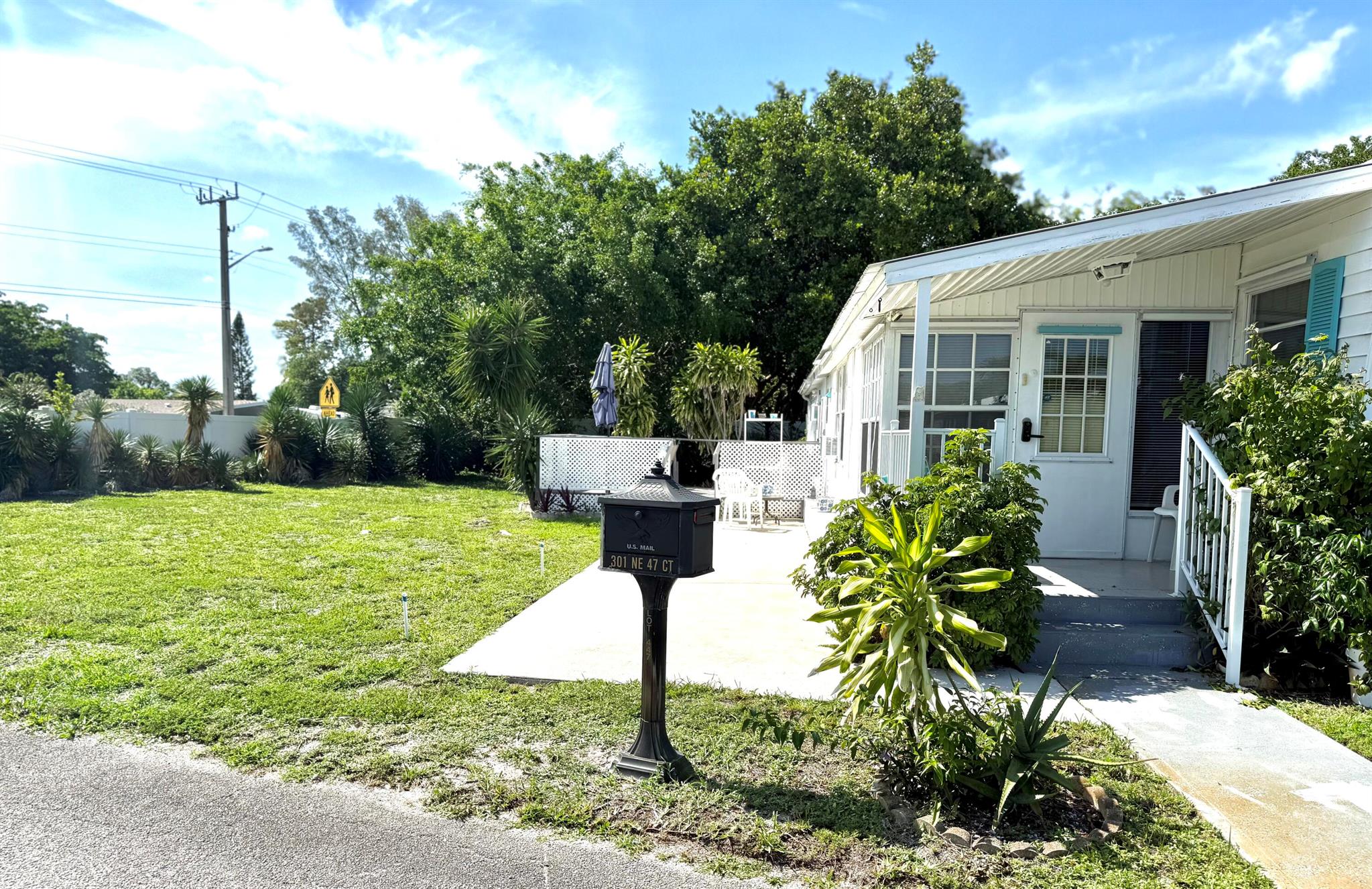 301 NE 47 Court 301