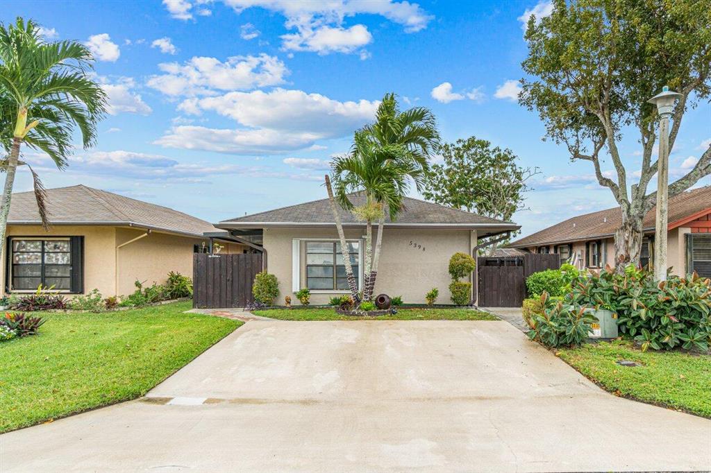 Photo of 5398 Garden Hills Circle, West Palm Beach, FL 33415 (MLS # R10784601)