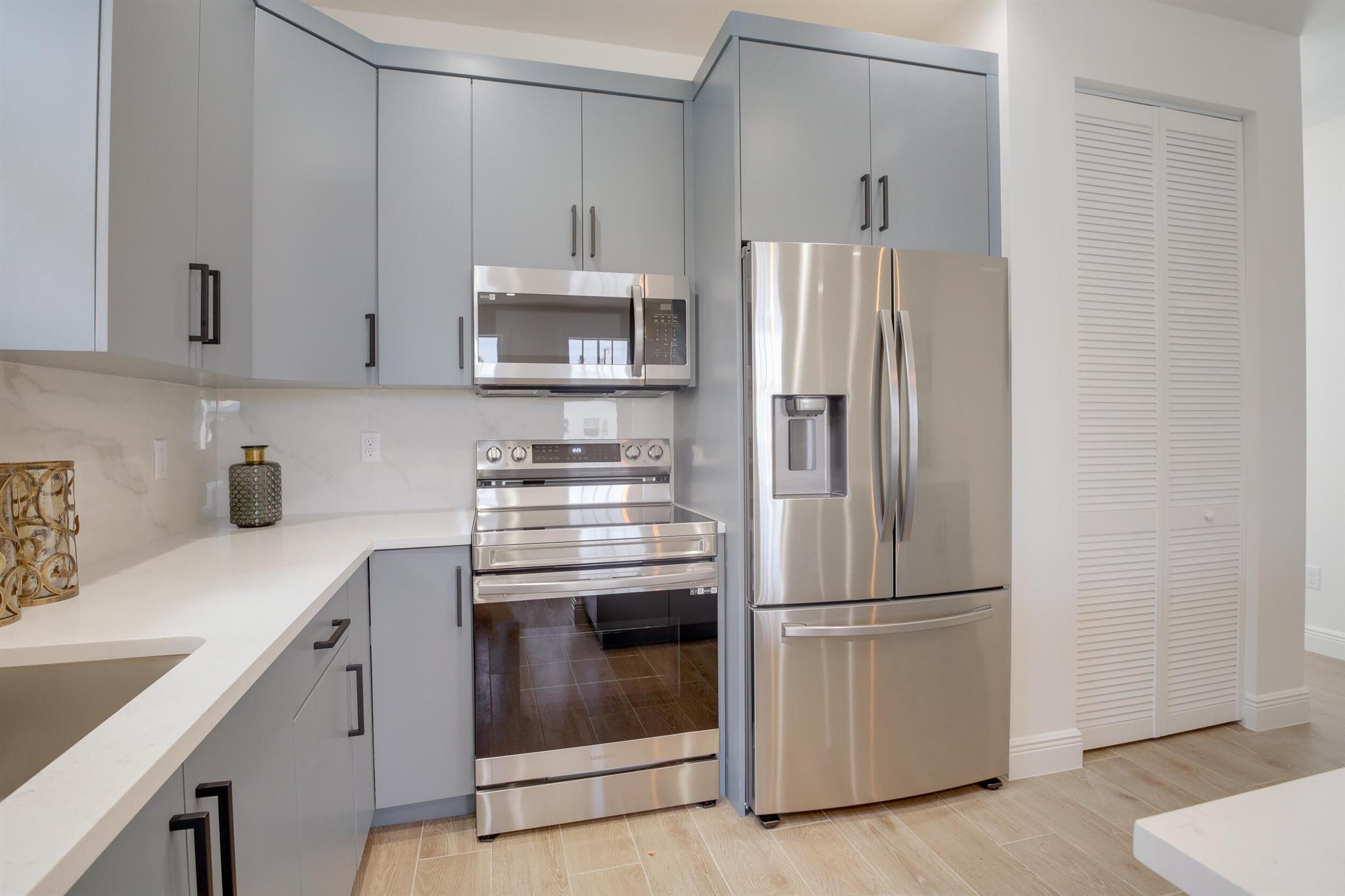 LAKE WORTH TOWN OF - Residential