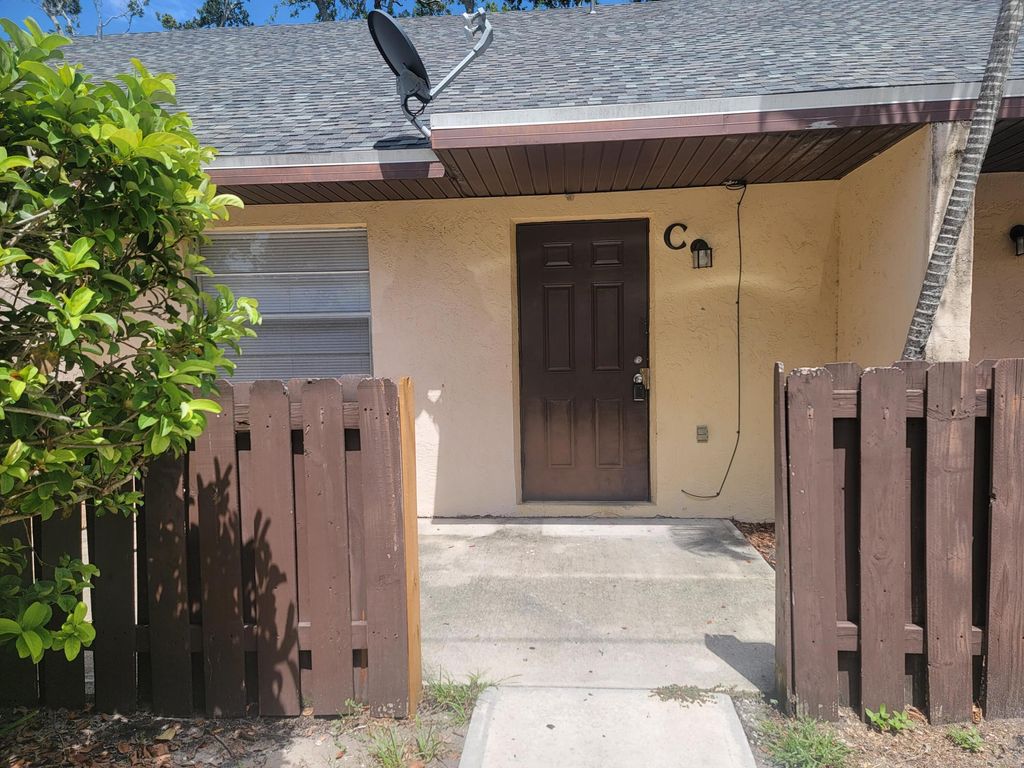 Photo of 2005 Oleander Boulevard #Apt C, Fort Pierce, FL 34950 (MLS # R11021991)