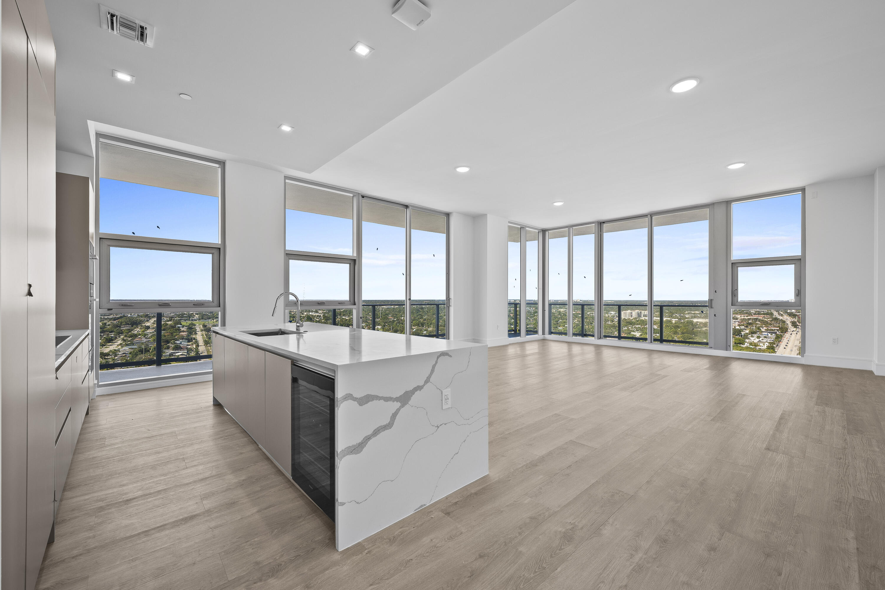 220 Lake Shore Drive 2323