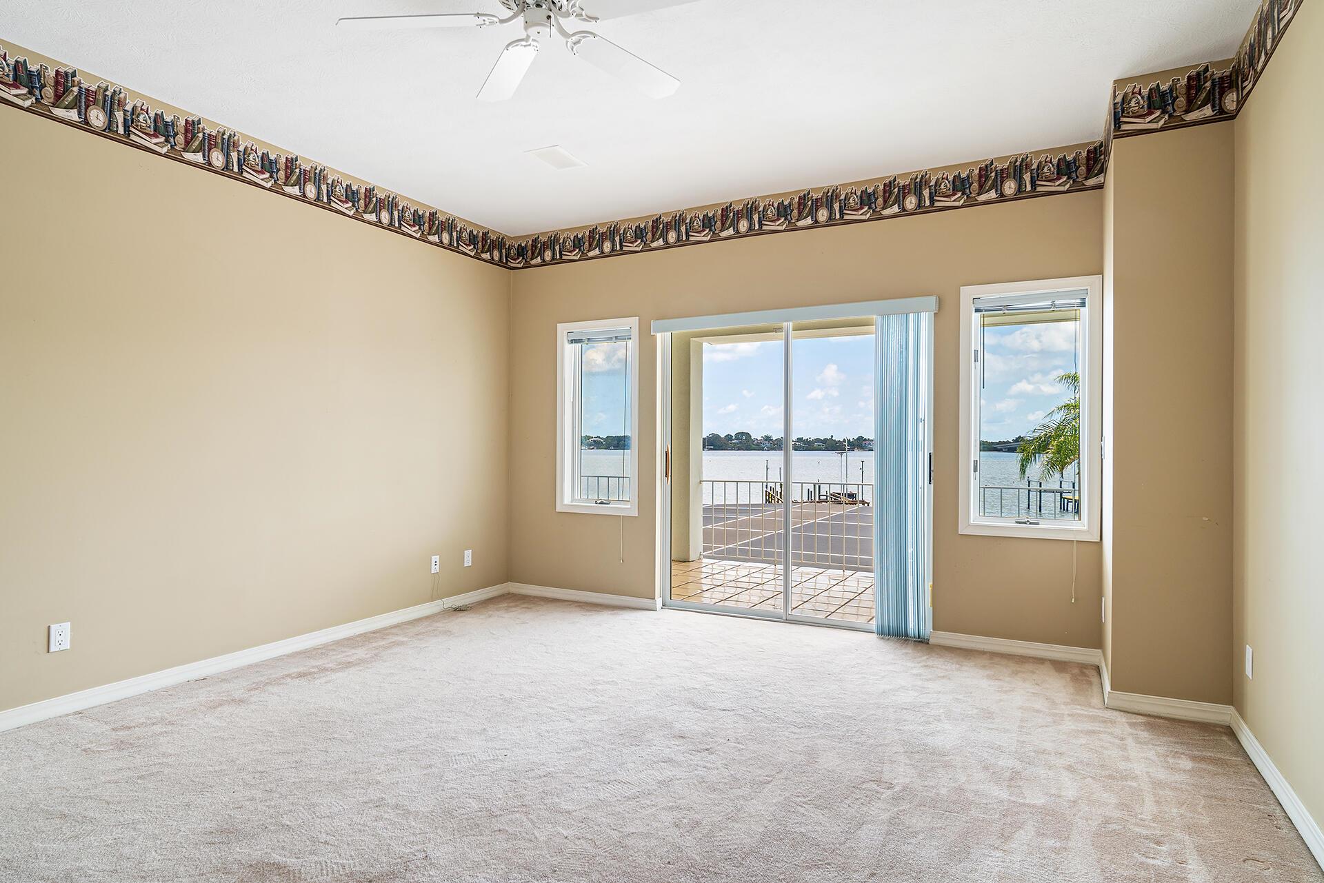 Snug Harbor S F Cond - Residential