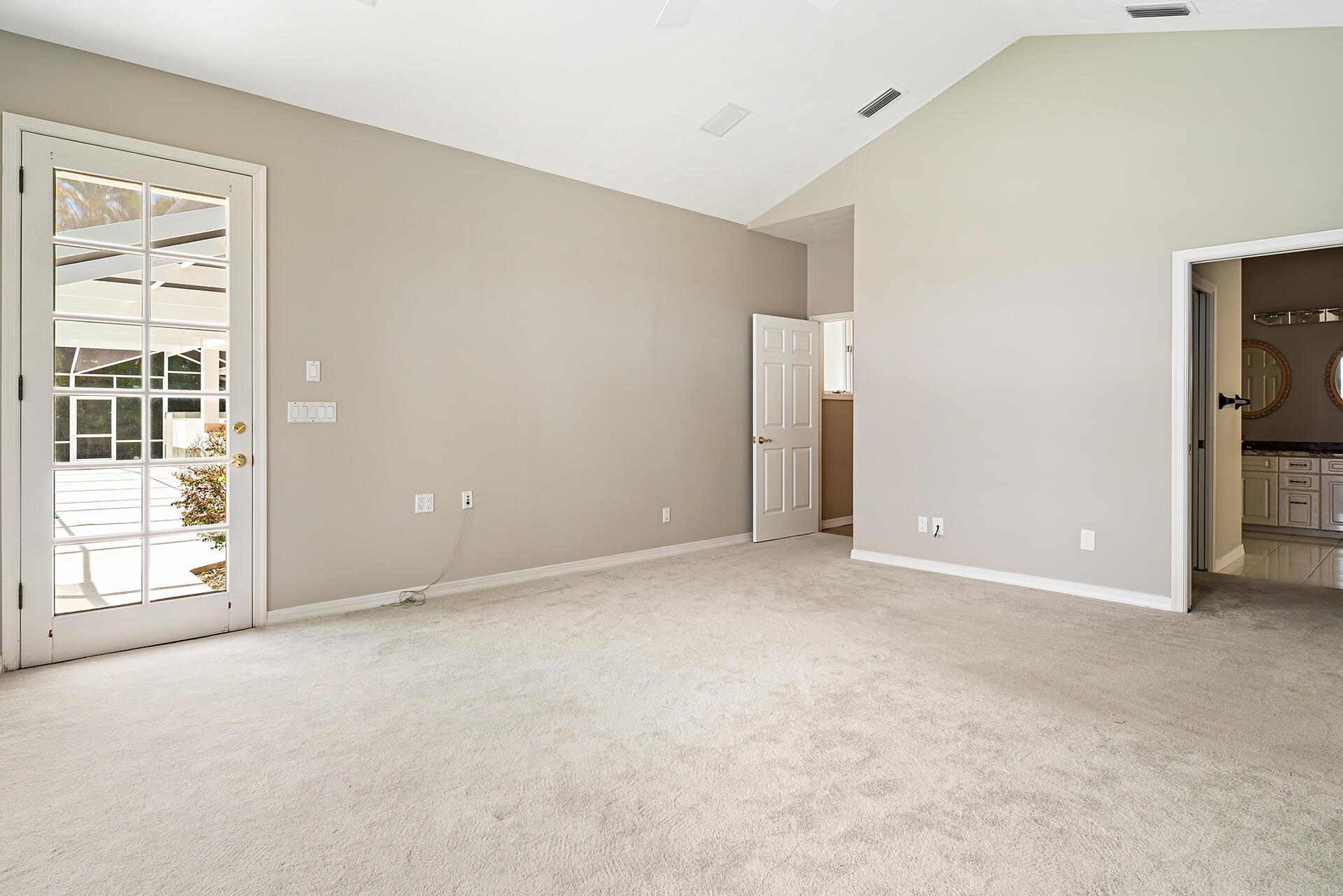 Snug Harbor S F Cond - Residential