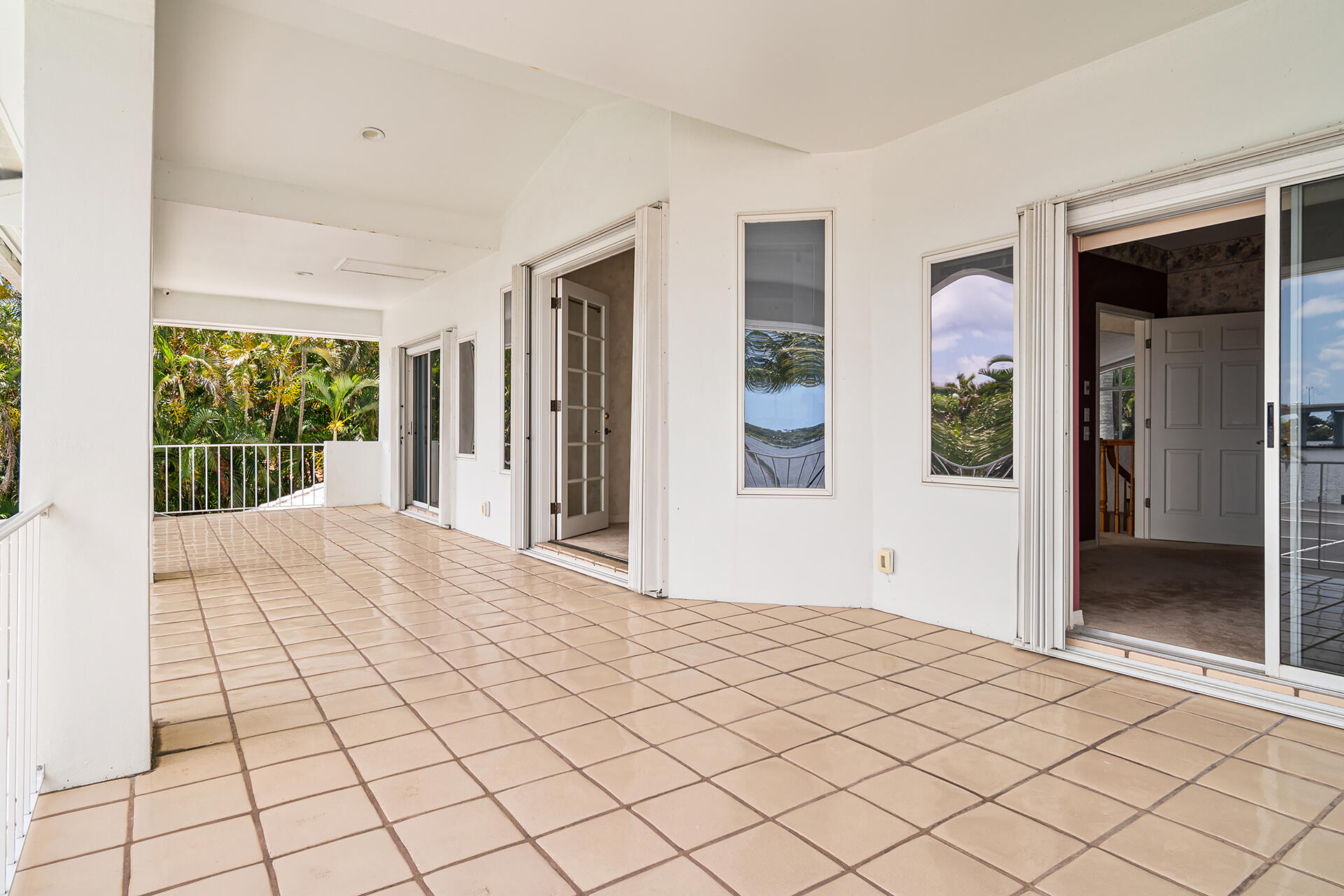 Snug Harbor S F Cond - Residential