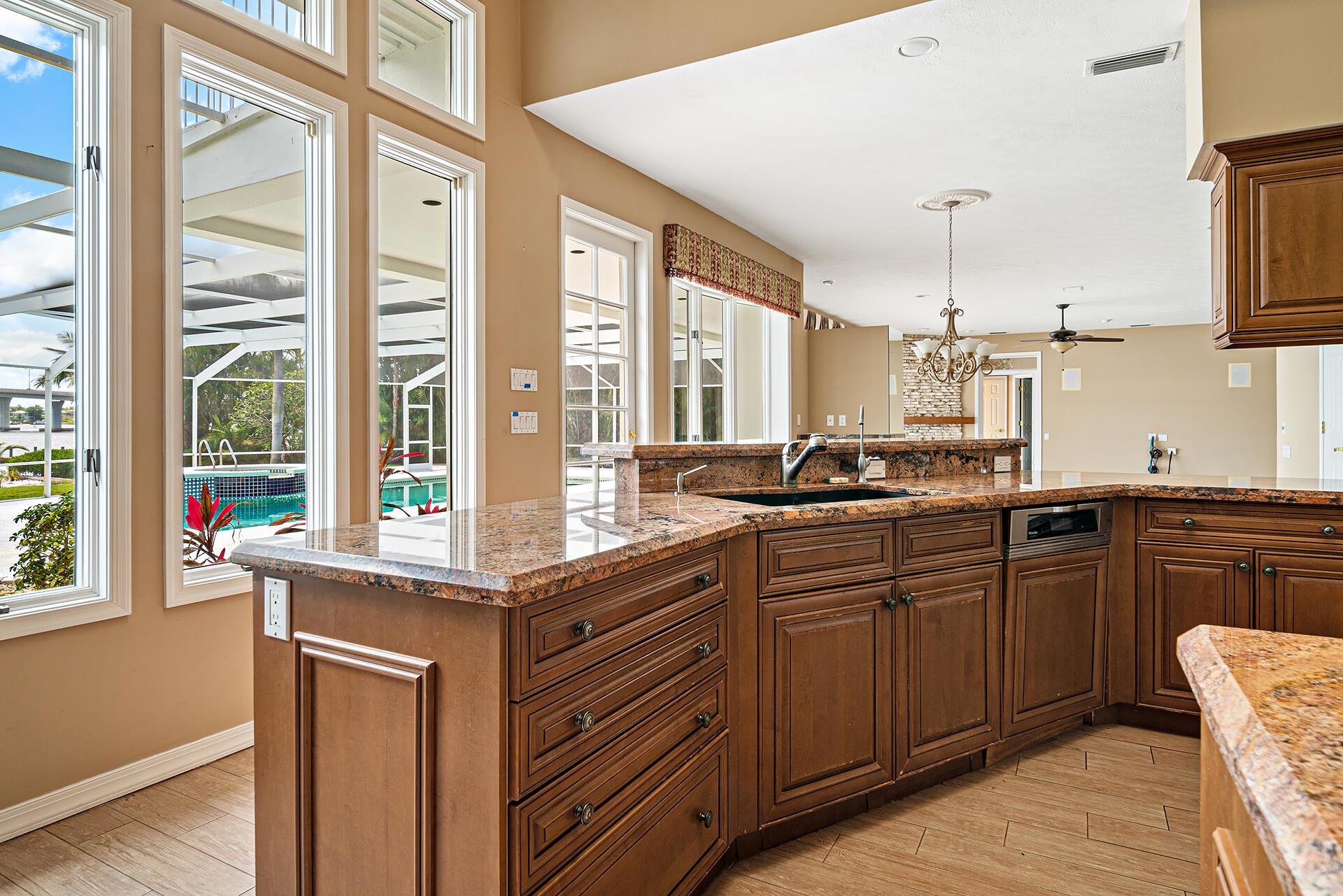 Snug Harbor S F Cond - Residential