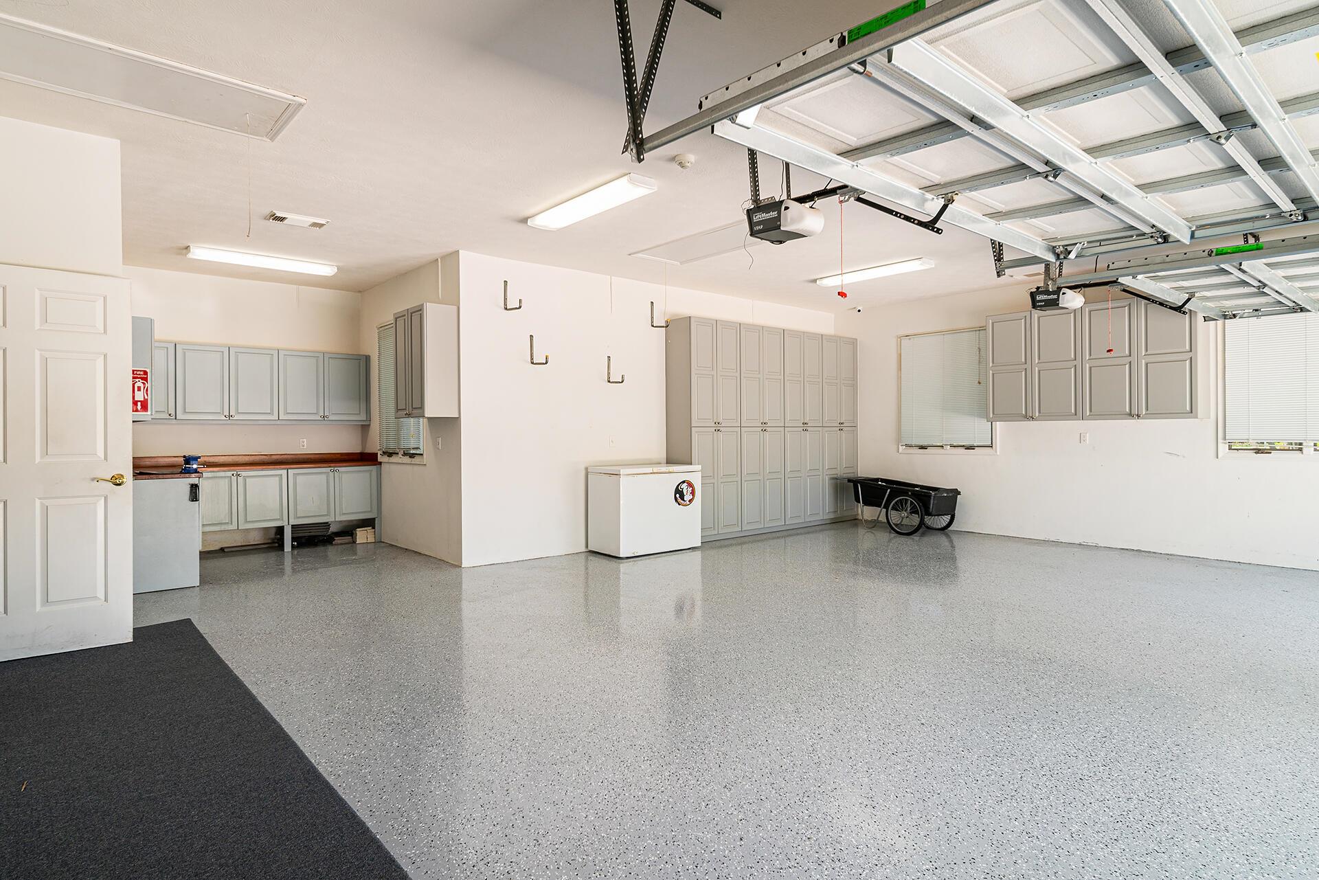 Snug Harbor S F Cond - Residential