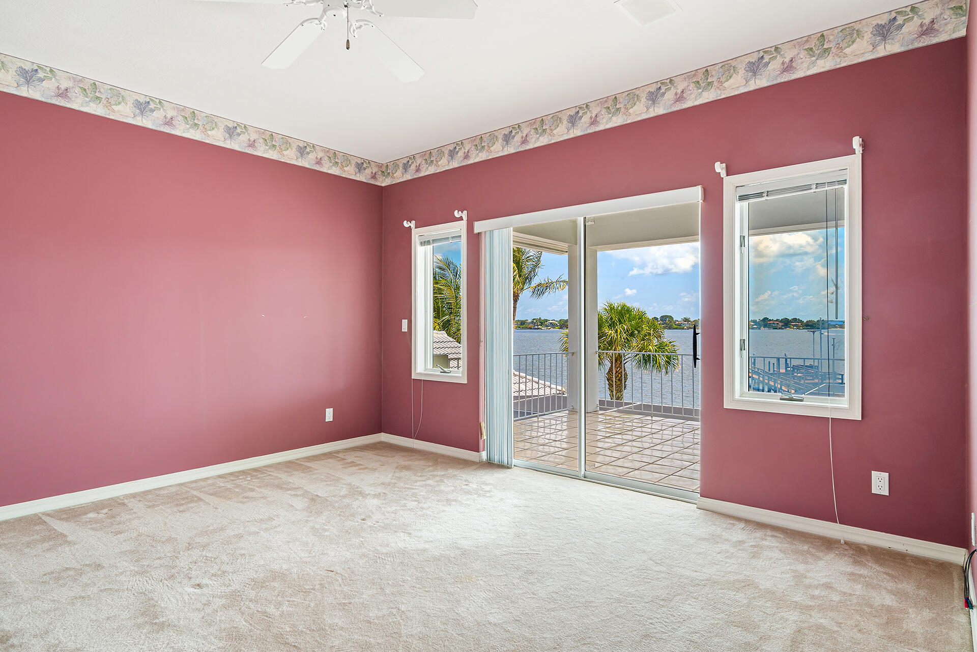 Snug Harbor S F Cond - Residential