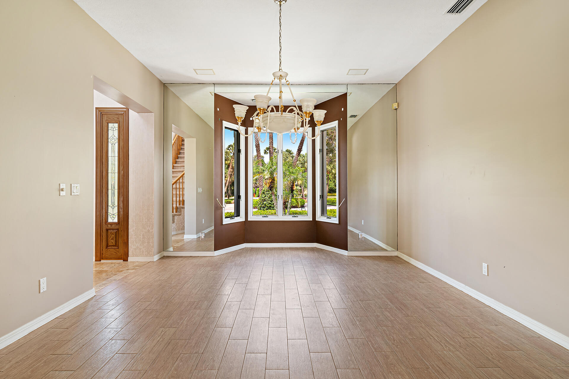 Snug Harbor S F Cond - Residential