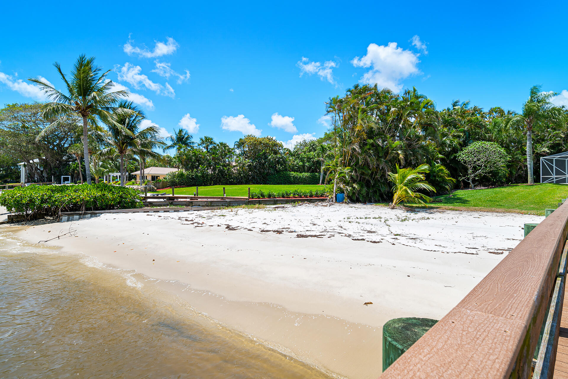 Snug Harbor S F Cond - Residential