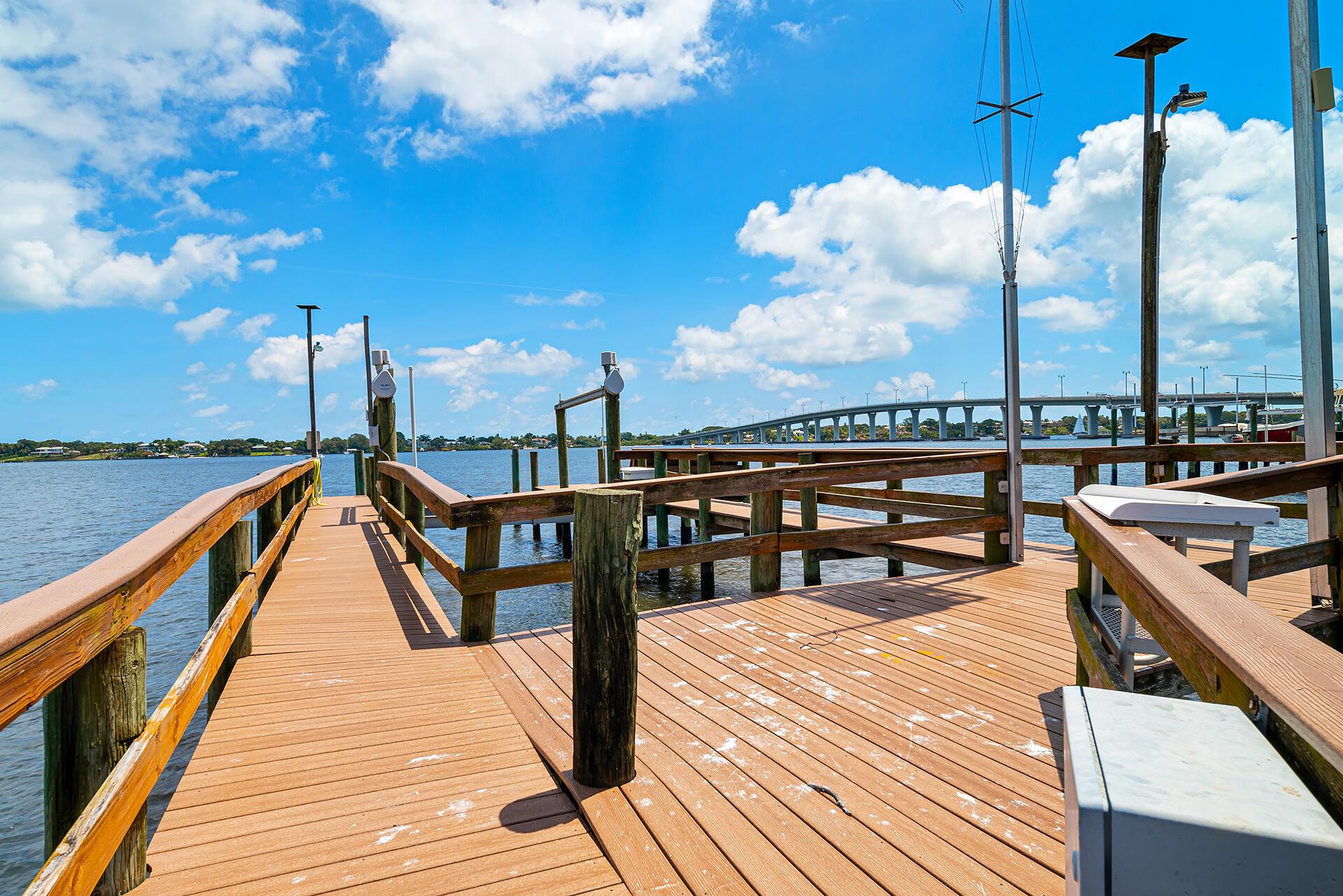 Snug Harbor S F Cond - Residential