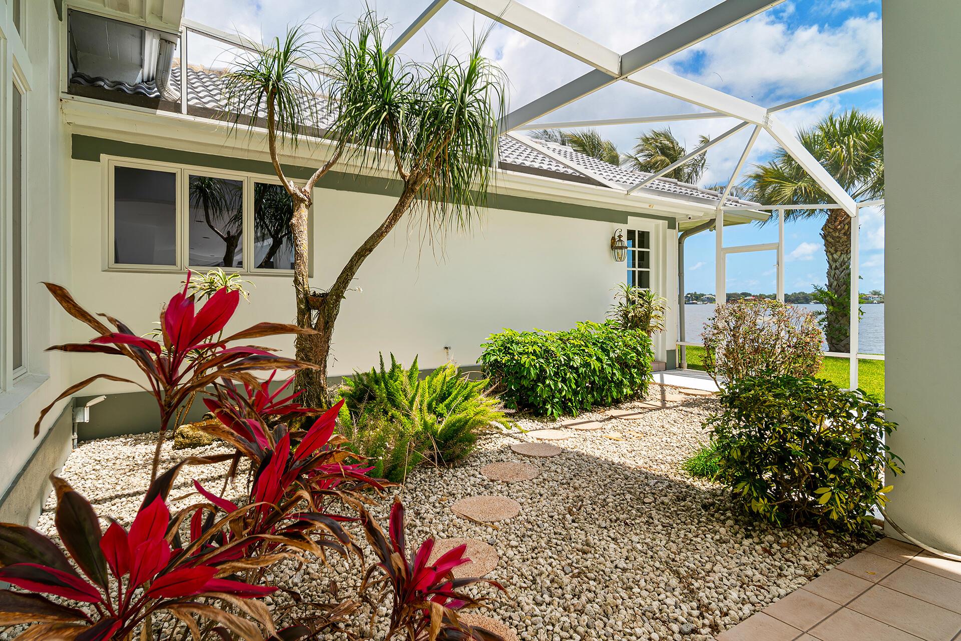 Snug Harbor S F Cond - Residential