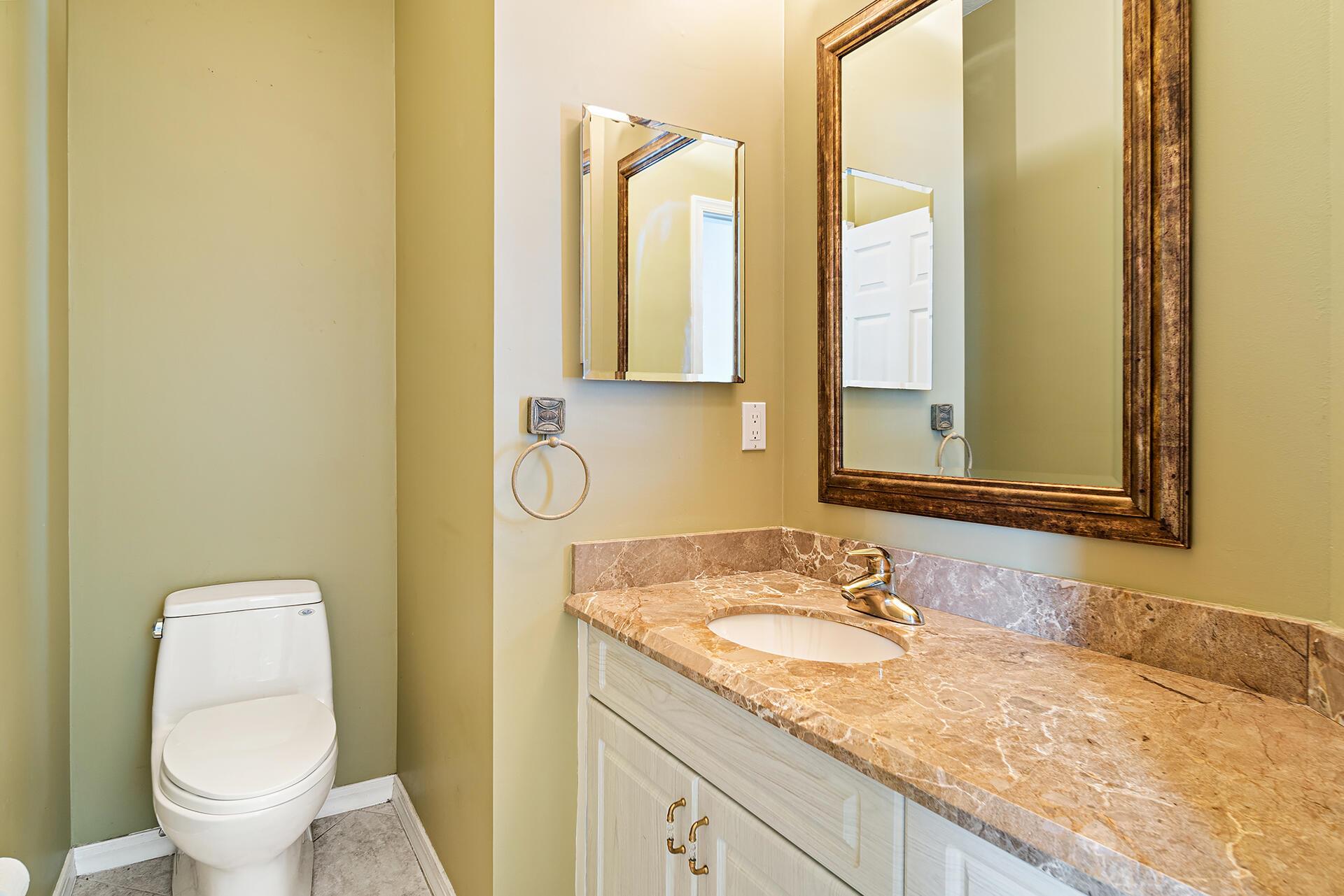 Snug Harbor S F Cond - Residential