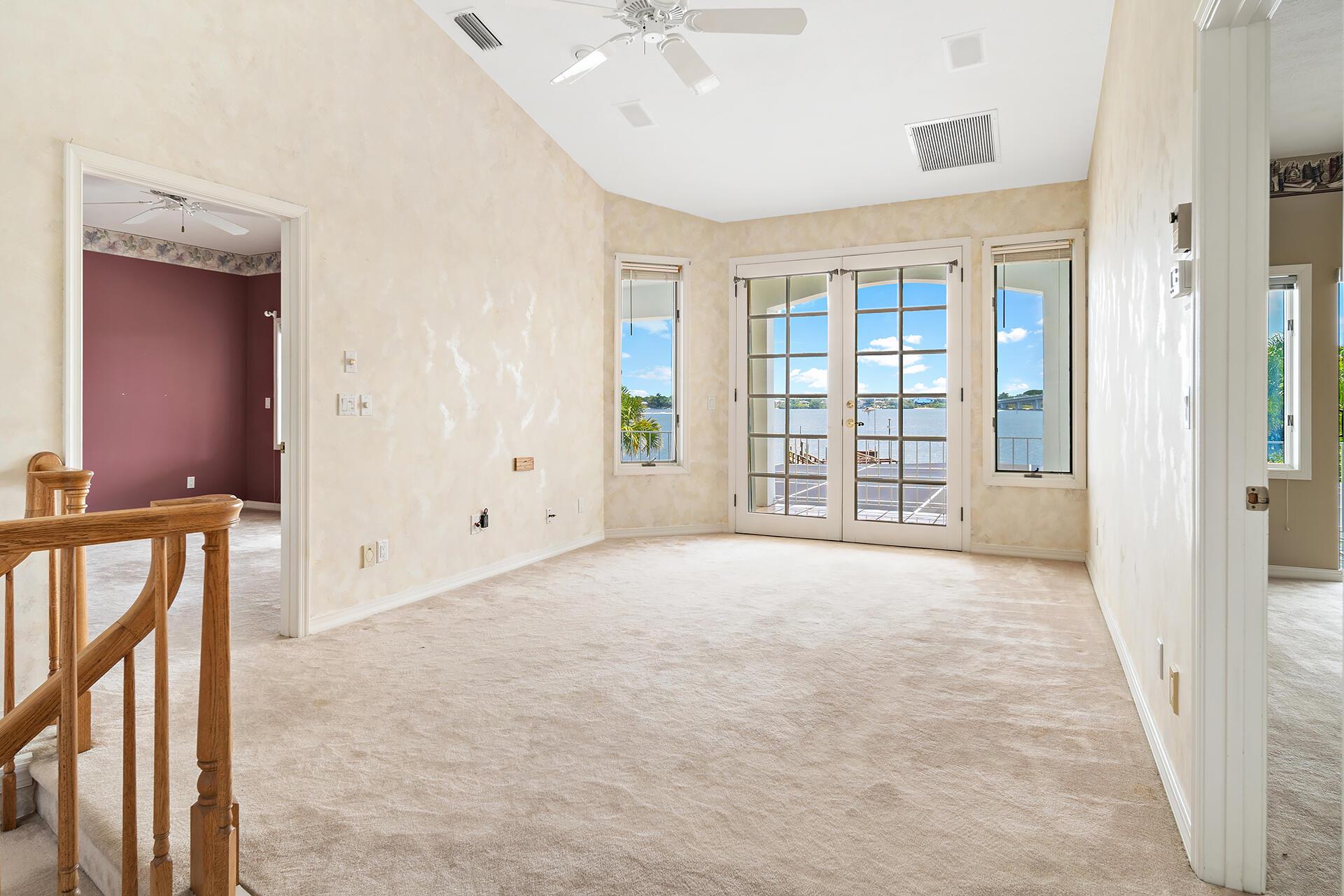 Snug Harbor S F Cond - Residential