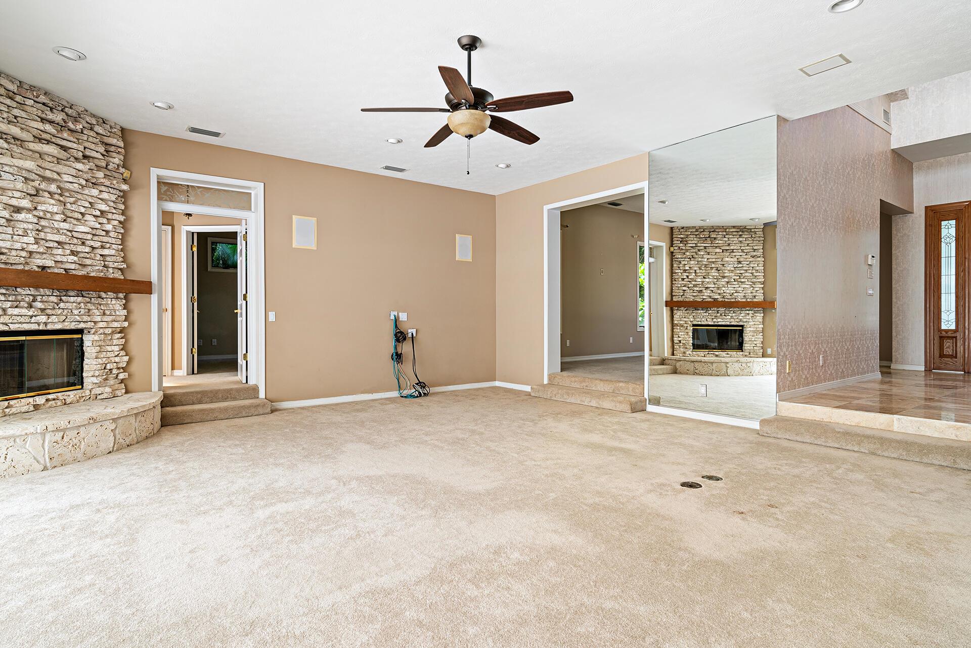 Snug Harbor S F Cond - Residential