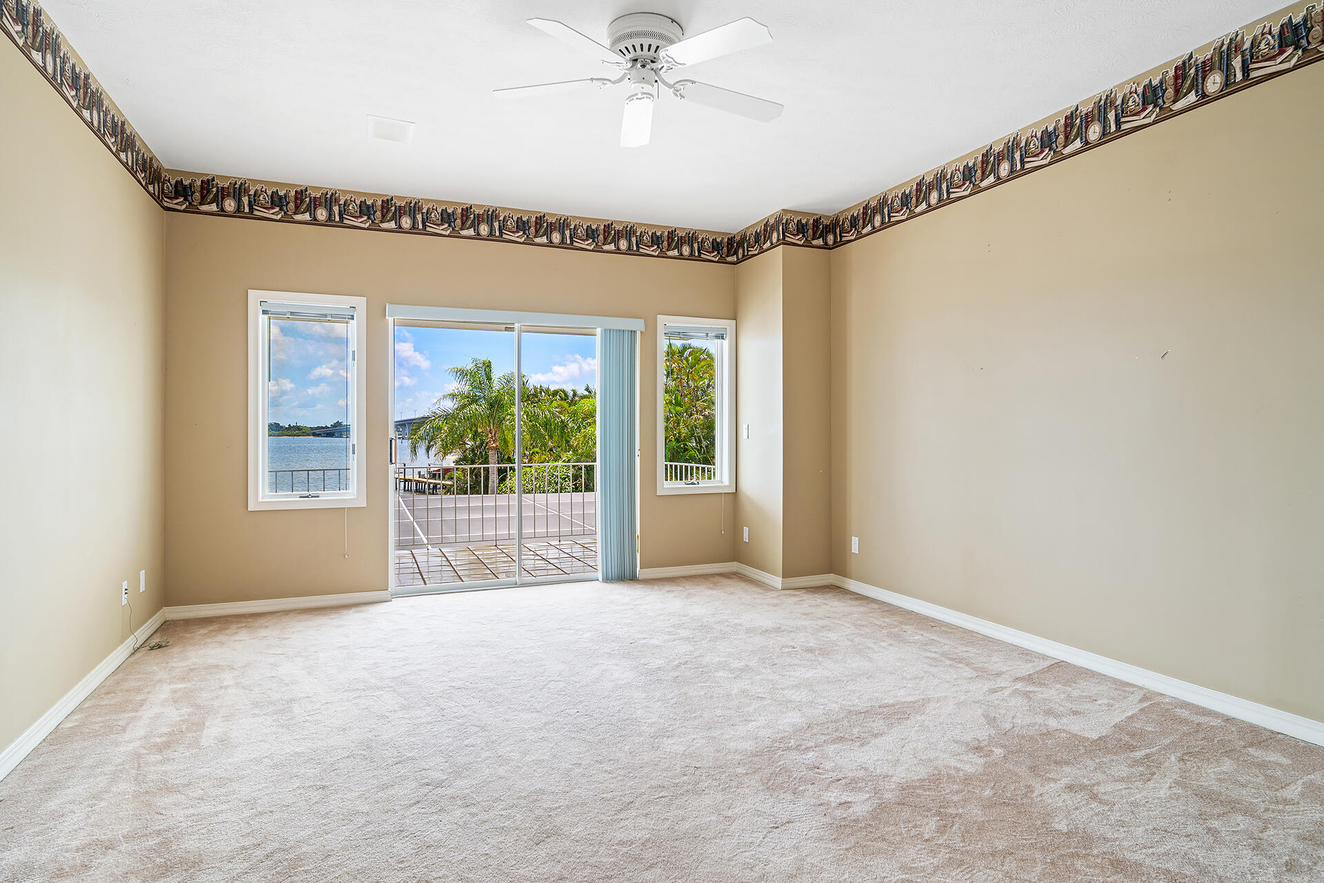 Snug Harbor S F Cond - Residential