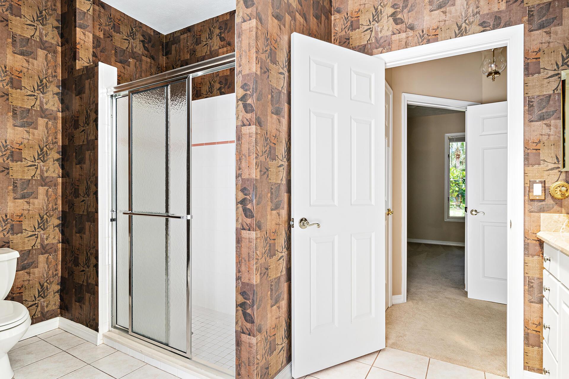 Snug Harbor S F Cond - Residential