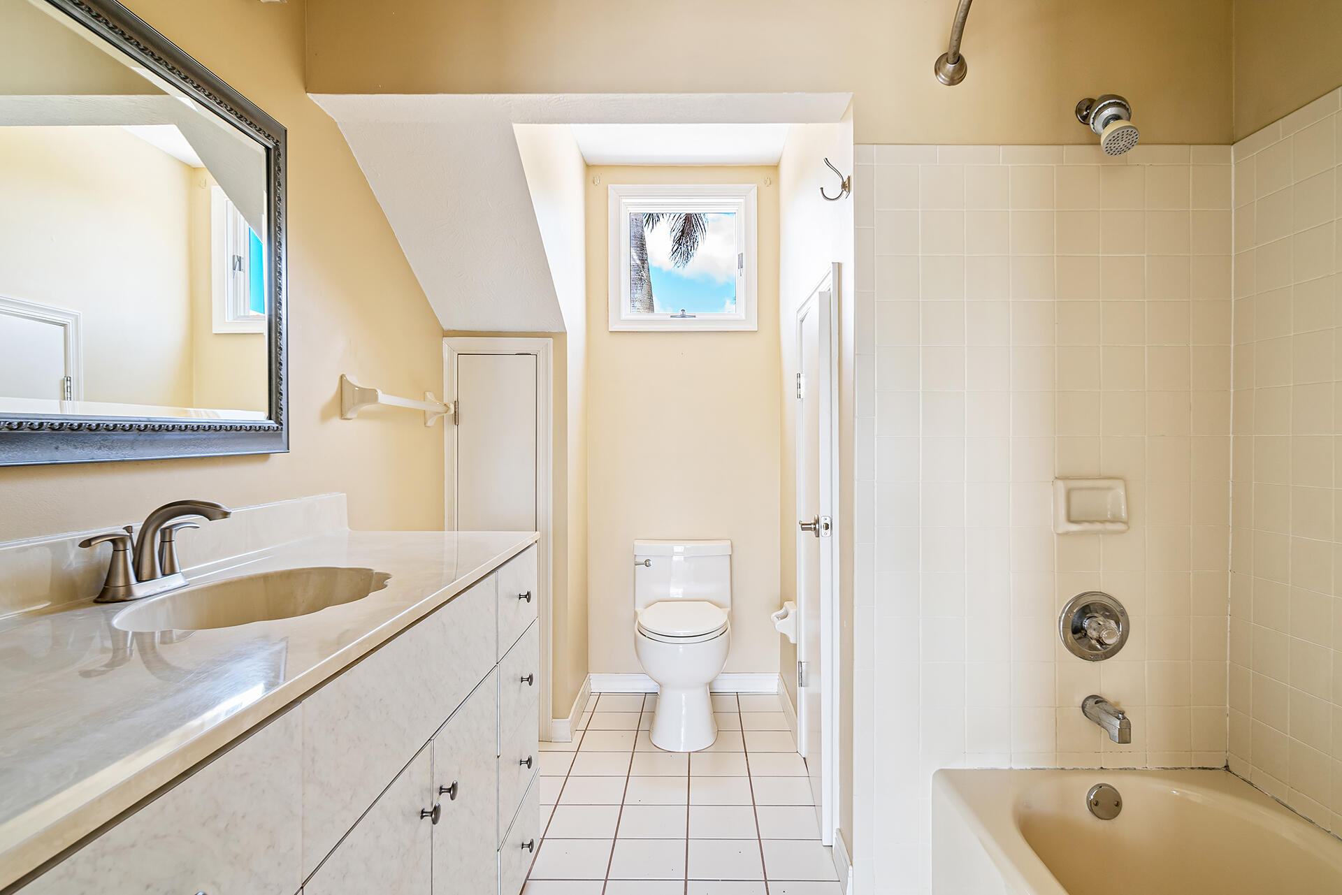 Snug Harbor S F Cond - Residential